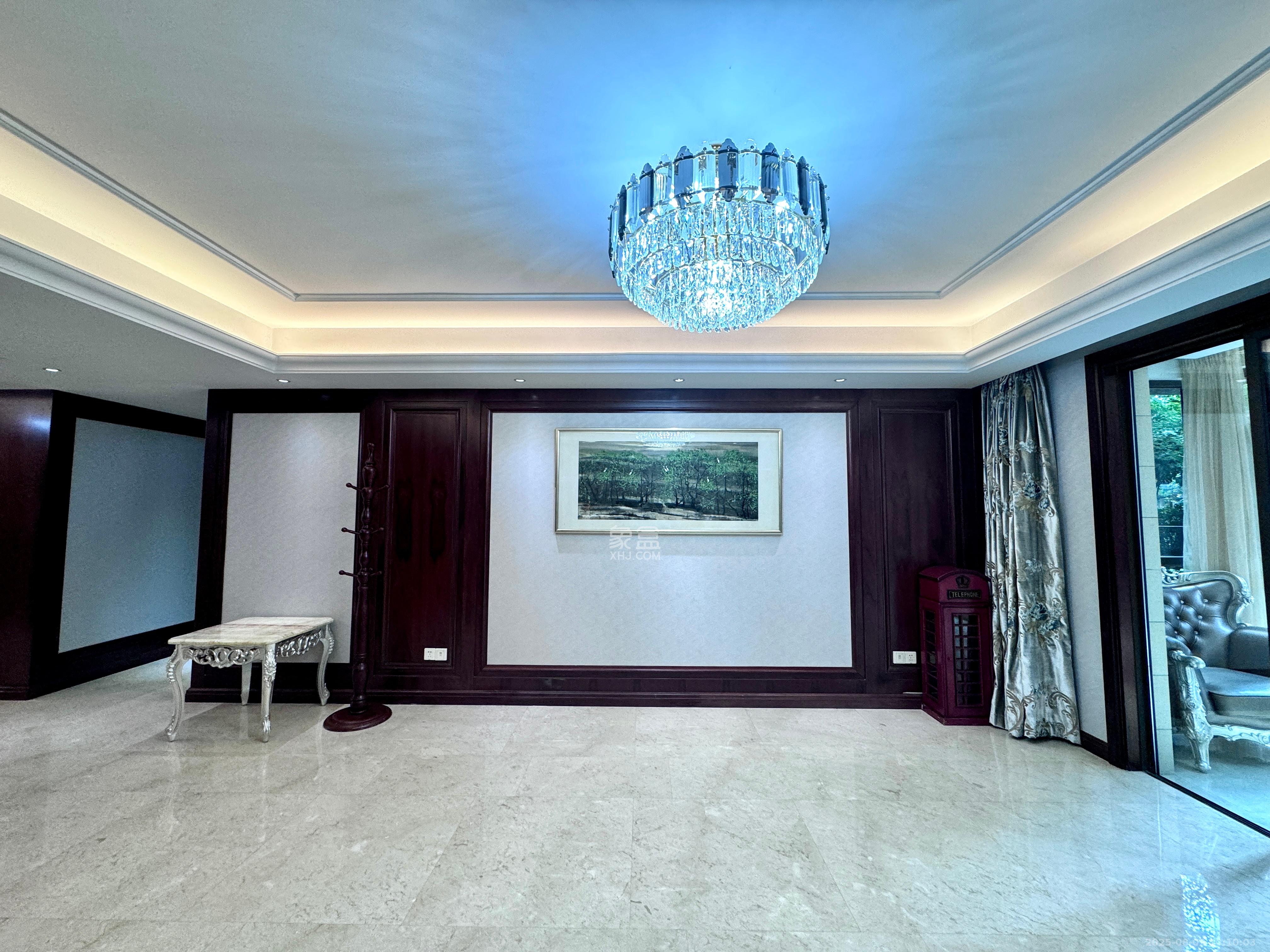 运达中央广场一、二期 3室2厅3卫 20000.0元/月 运达中央广场一、二期 3室2厅3卫 20000.0元/月室内图