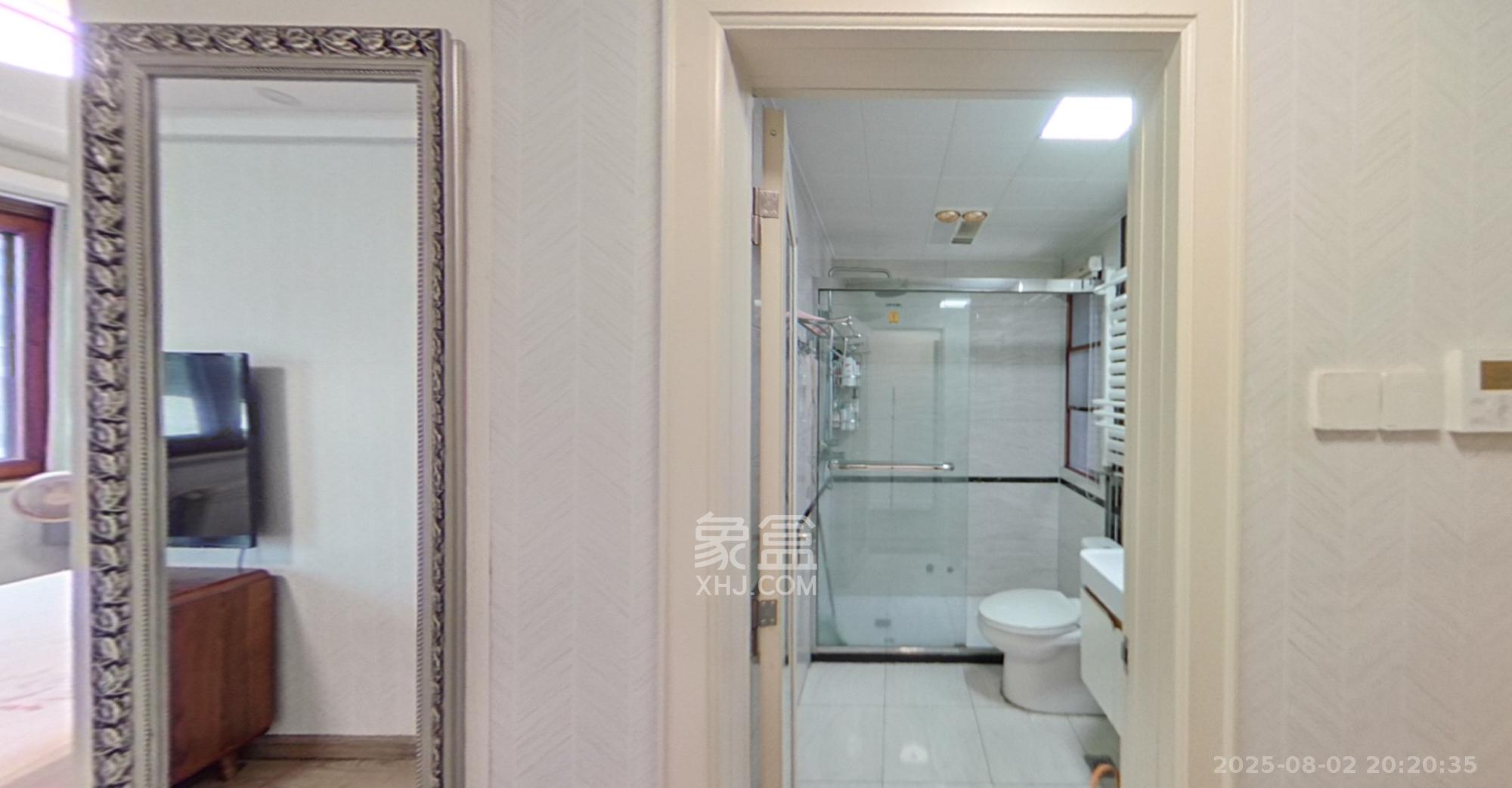 山语城一期 4室2厅3卫 240.0万 山语城一期 4室2厅3卫 240.0万卫生间