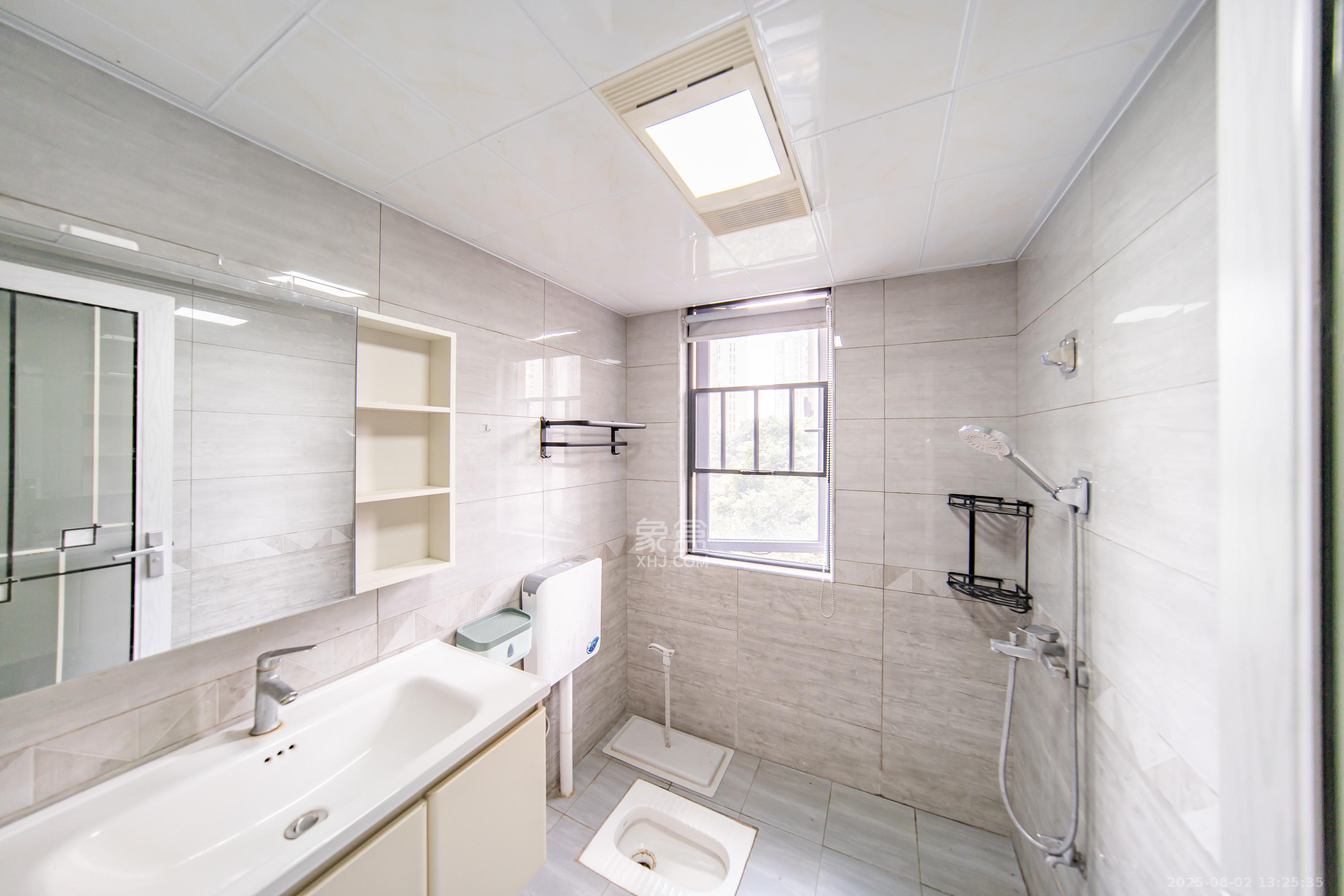 湘熙水郡（观澜海赋家园）  4室2厅2卫    150.0万卫生间