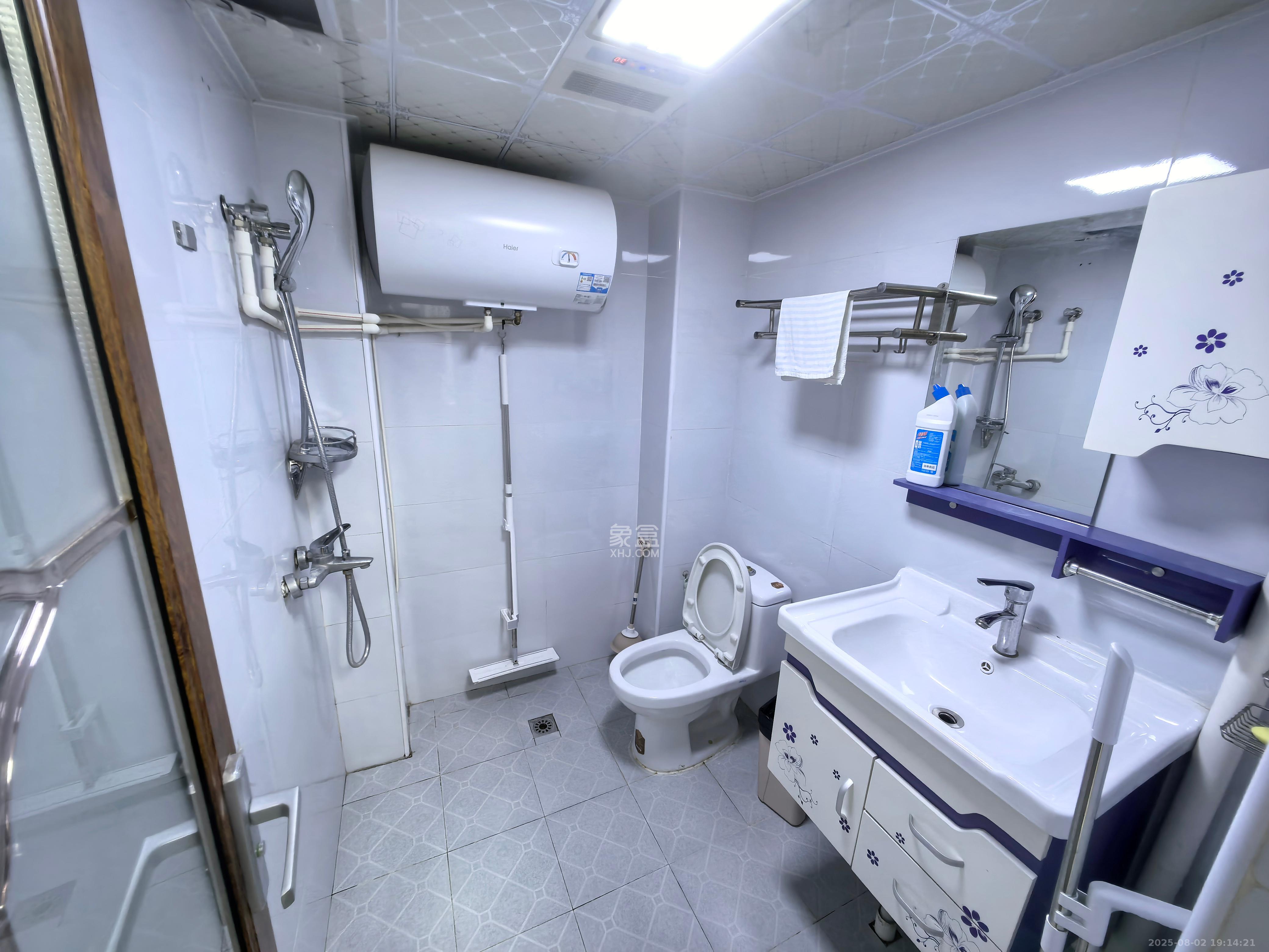 富瑞星座  1室1厅1卫    1200.0元/月 富瑞星座  1室1厅1卫    1200.0元/月室内图