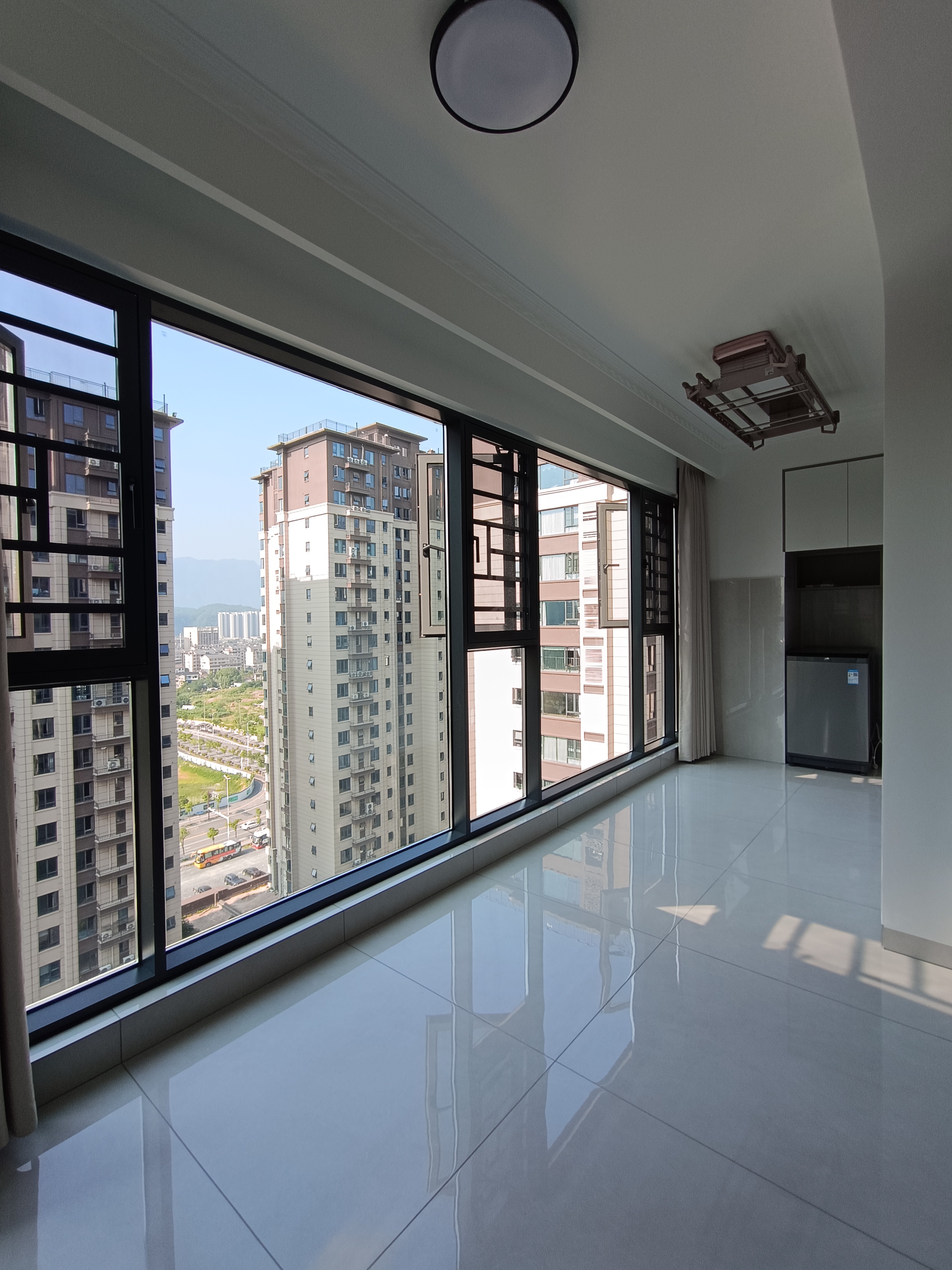 荣盛花语书苑 3室2厅2卫 2500.0元/月 荣盛花语书苑 3室2厅2卫 2500.0元/月室内图