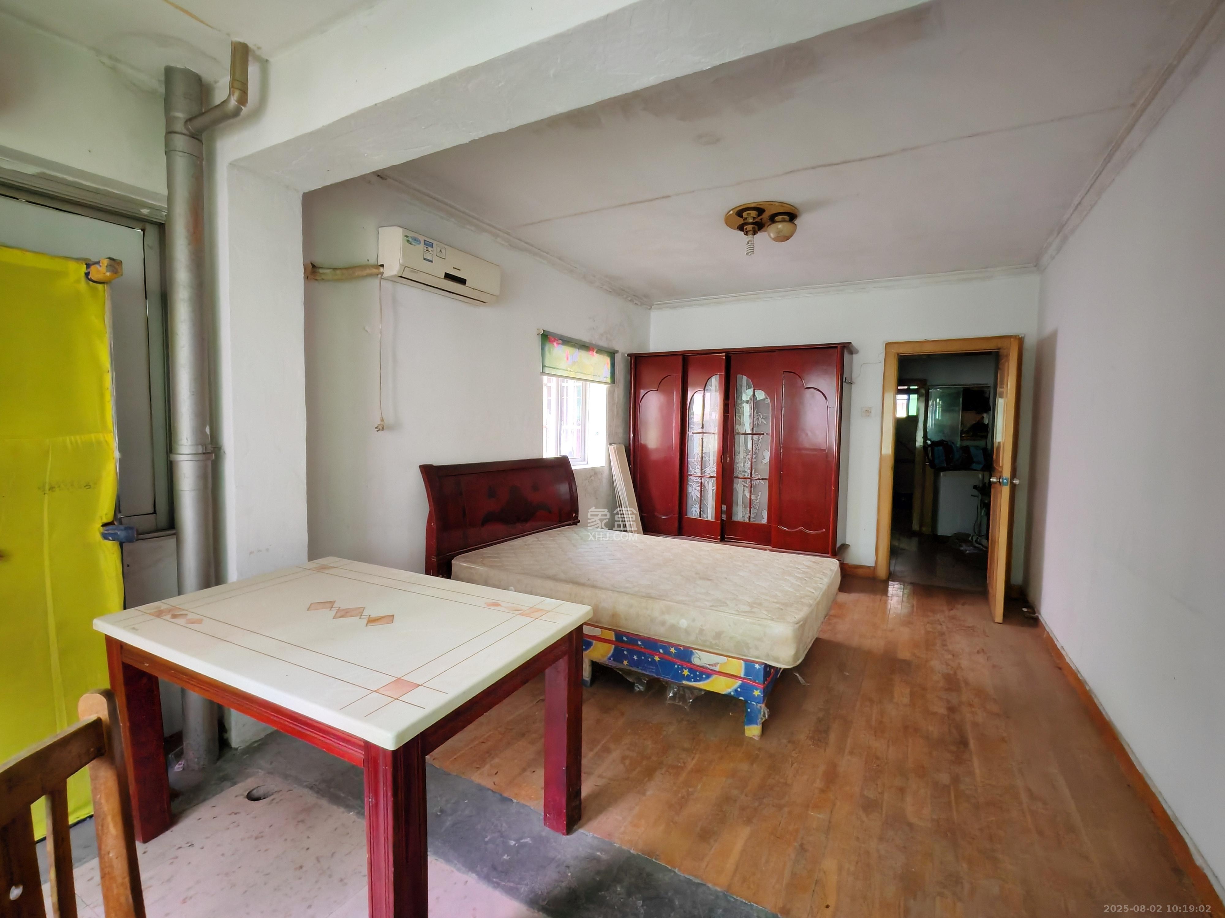 恒达花园  3室1厅1卫    1100.0元/月室内图