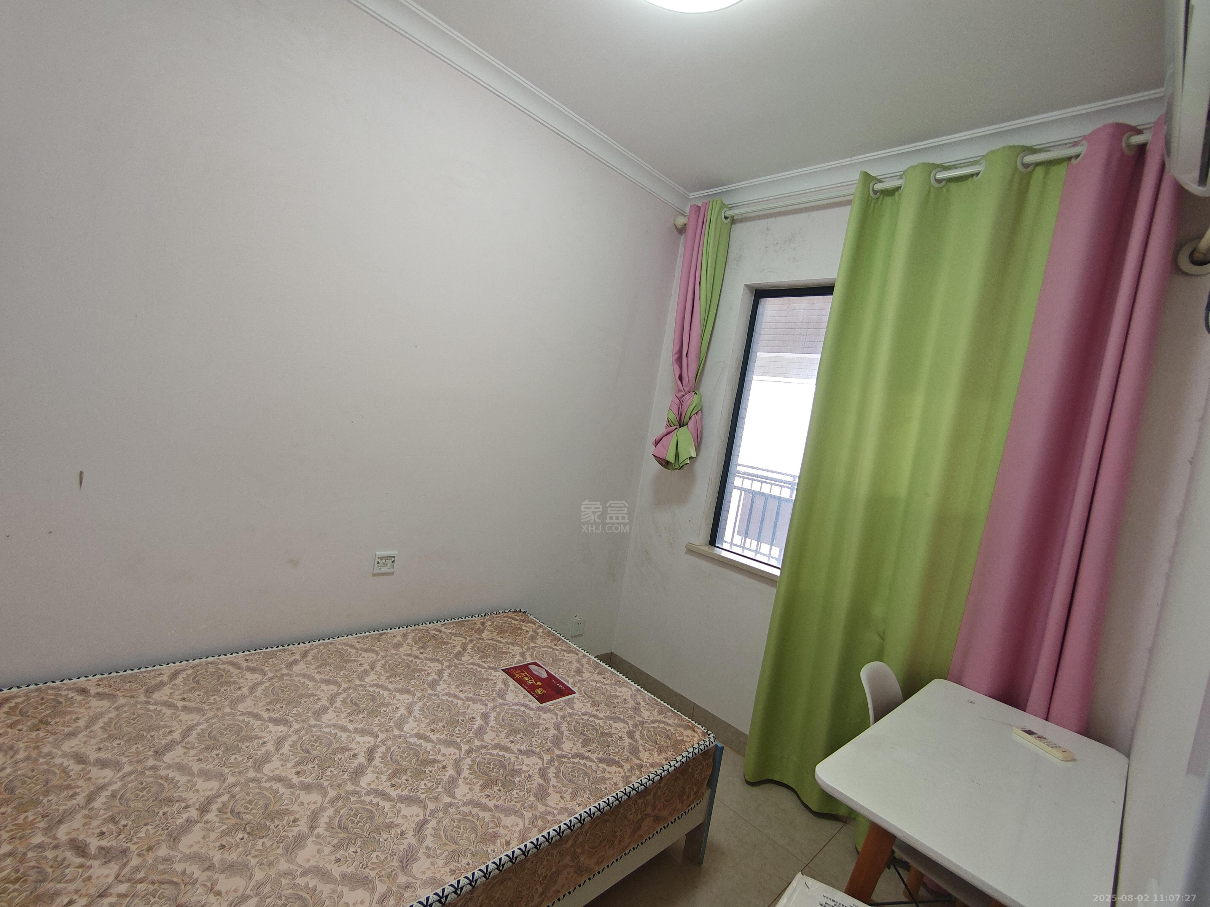 春藤小镇 3室2厅1卫 1600.0元/月 春藤小镇 3室2厅1卫 1600.0元/月室内图