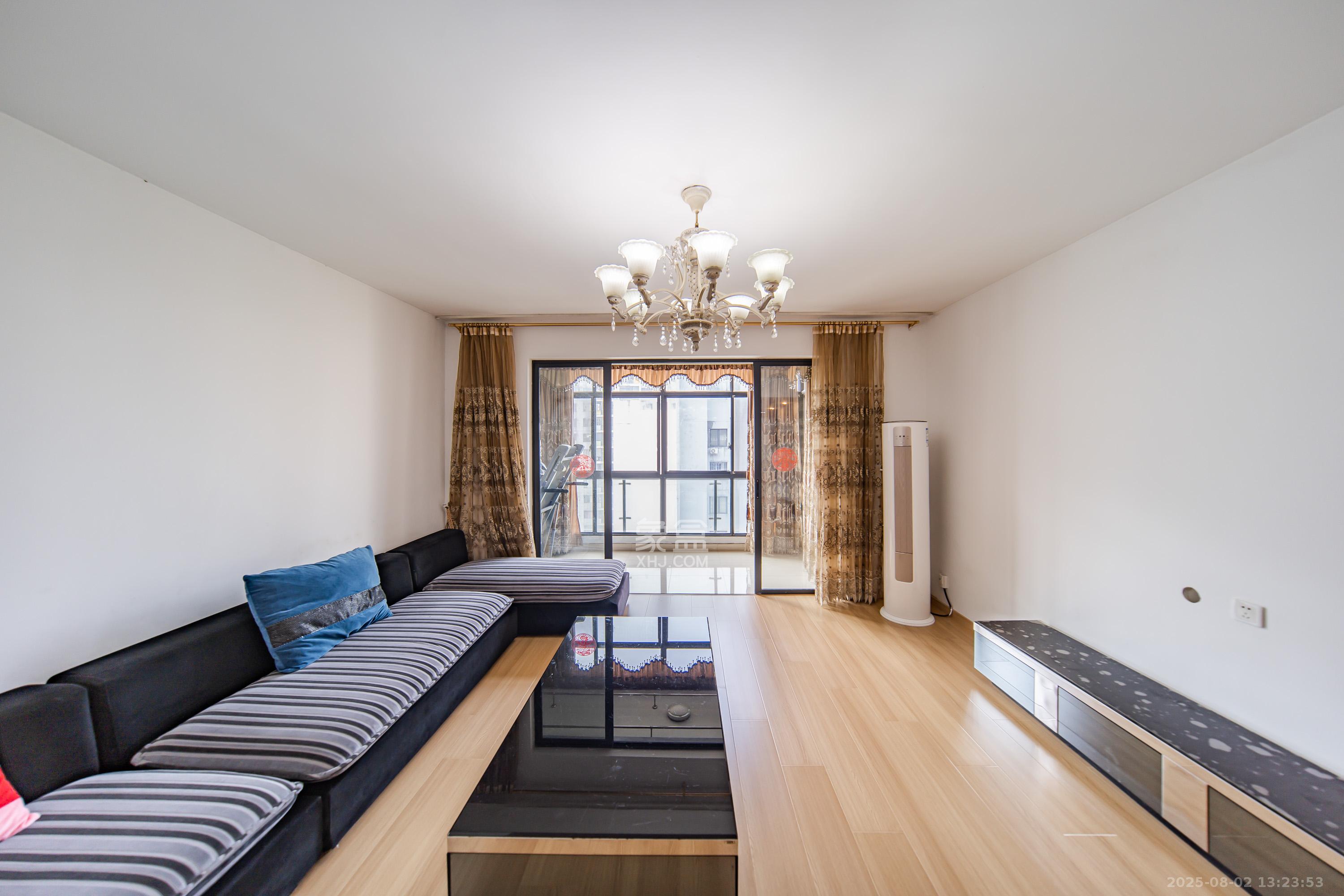 阳光100三期  4室2厅1卫    145.0万 阳光100三期  4室2厅1卫    145.0万