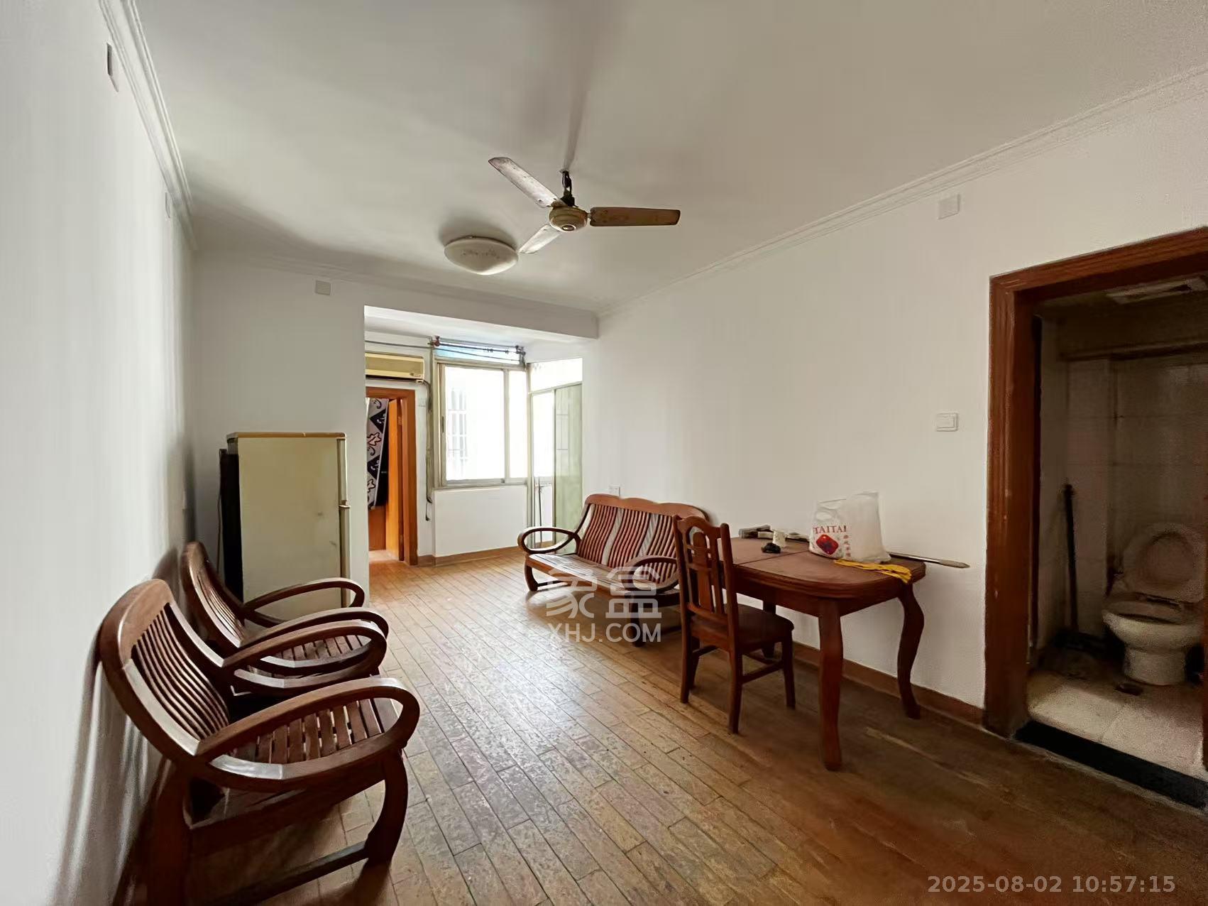 崇文里、崇圣里散盘 3室1厅1卫 1500.0元/月 崇文里、崇圣里散盘 3室1厅1卫 1500.0元/月室内图