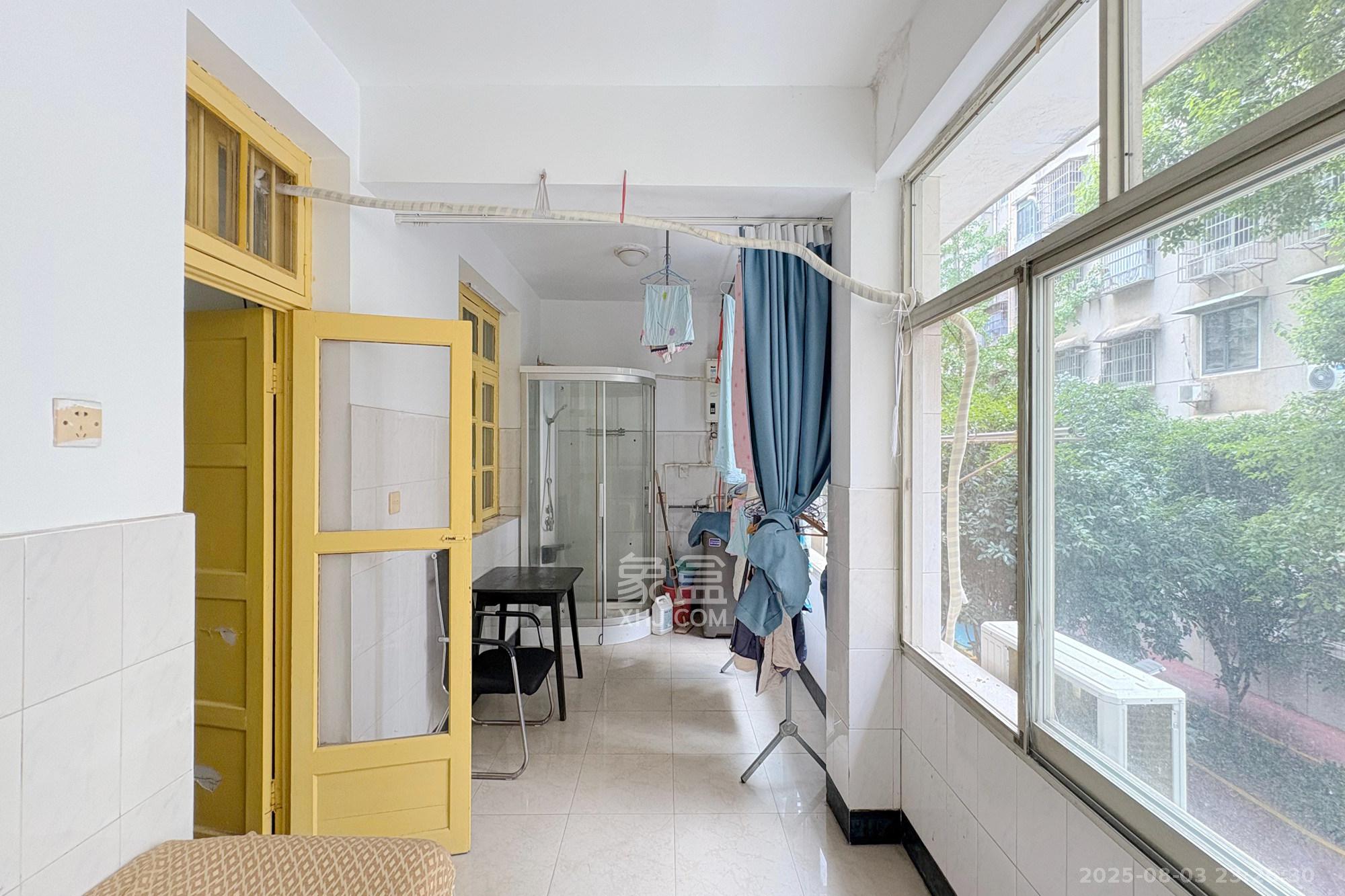 湖南省道路运输管理局 3室2厅1卫 76.8万 湖南省道路运输管理局 3室2厅1卫 76.8万阳台