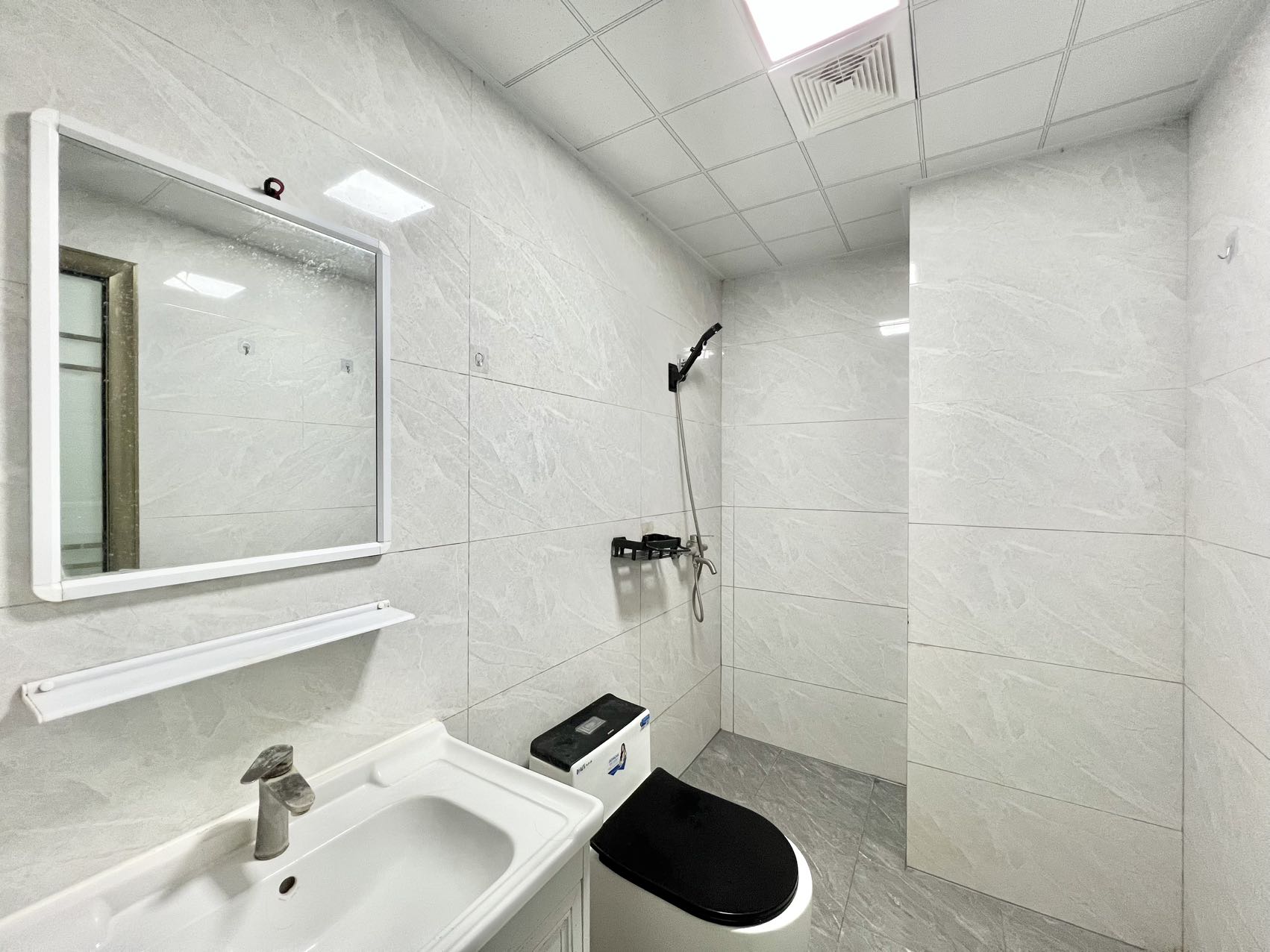 海秀天成  1室1厅1卫    1900.0元/月室内图