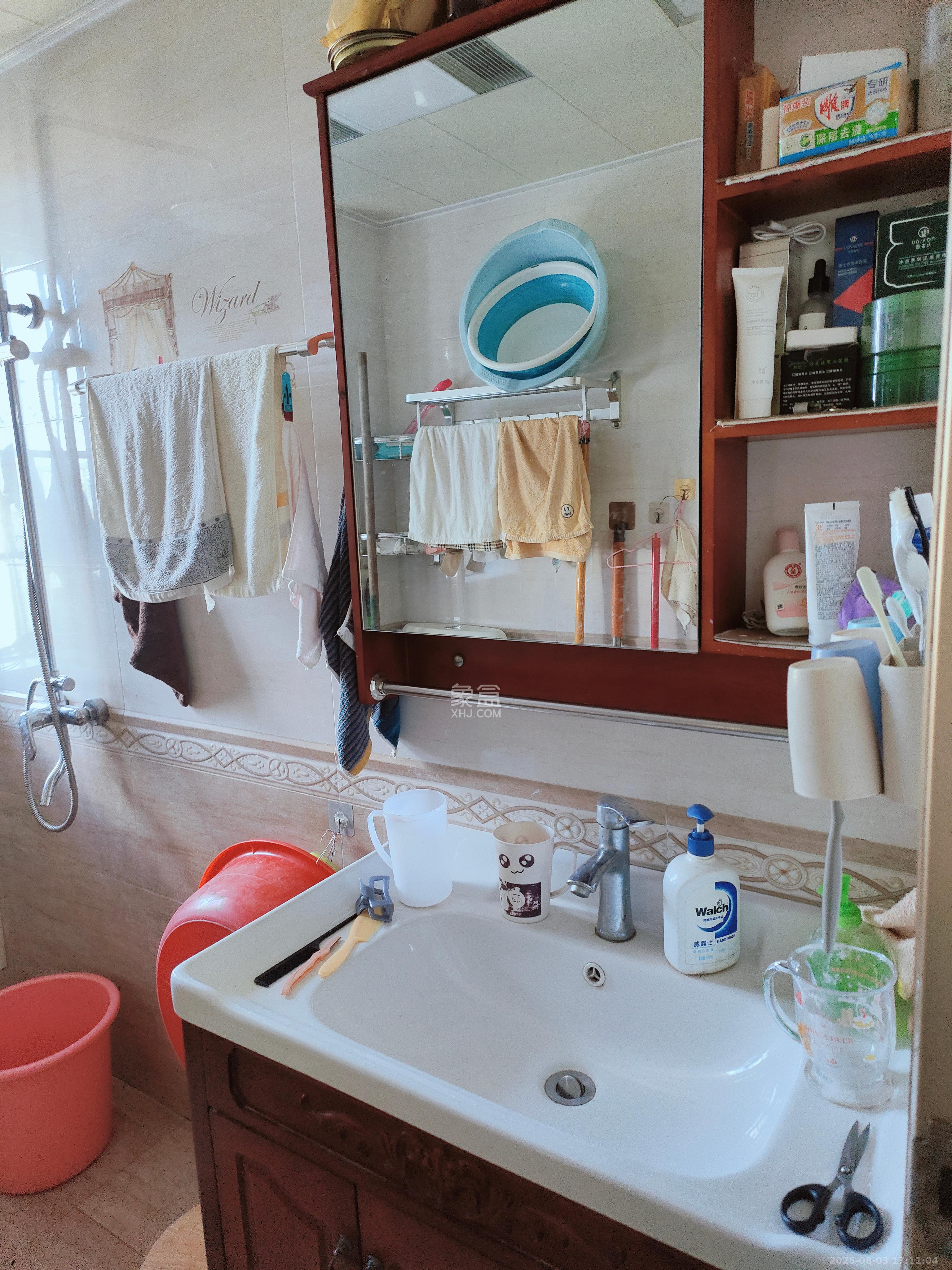 奥莱名邸 3室2厅2卫 3200.0元/月 奥莱名邸 3室2厅2卫 3200.0元/月室内图