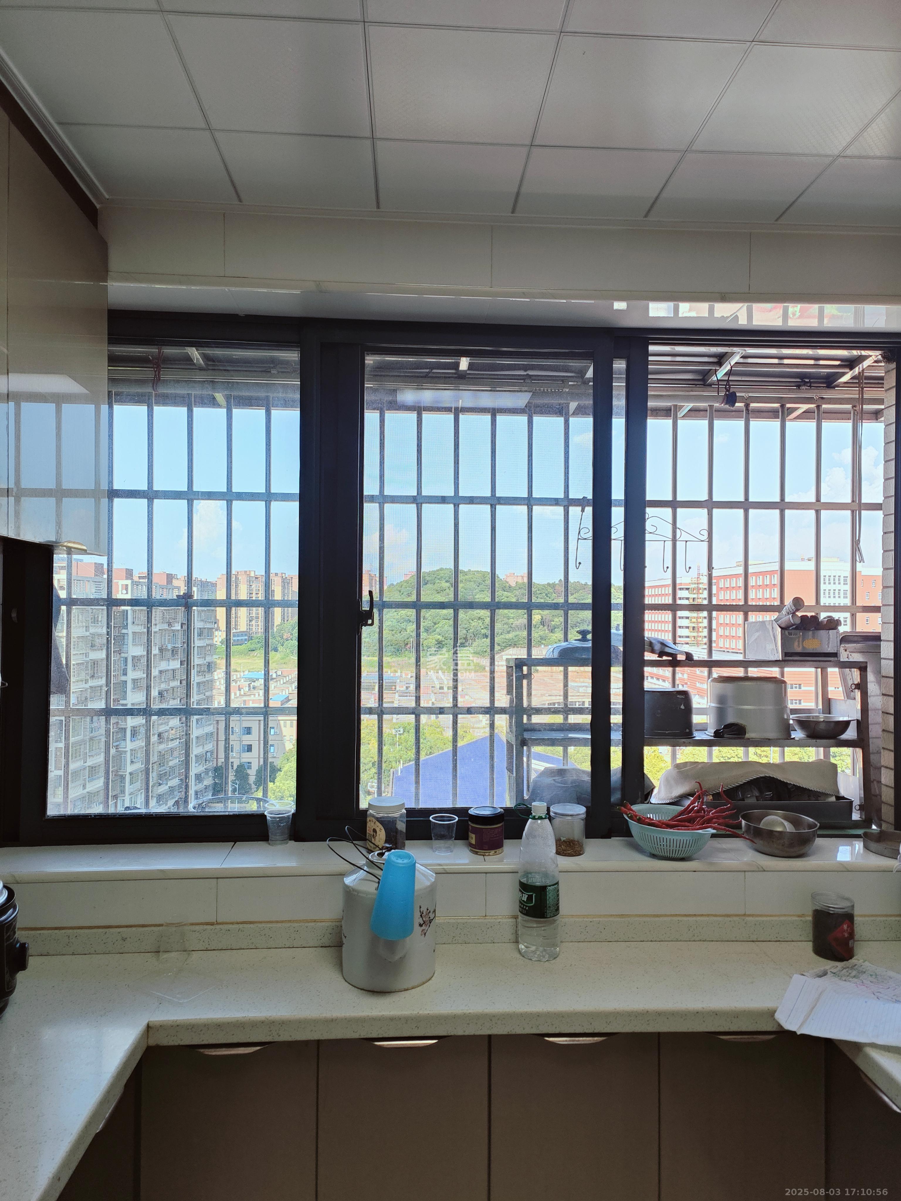 奥莱名邸 3室2厅2卫 3200.0元/月 奥莱名邸 3室2厅2卫 3200.0元/月室内图