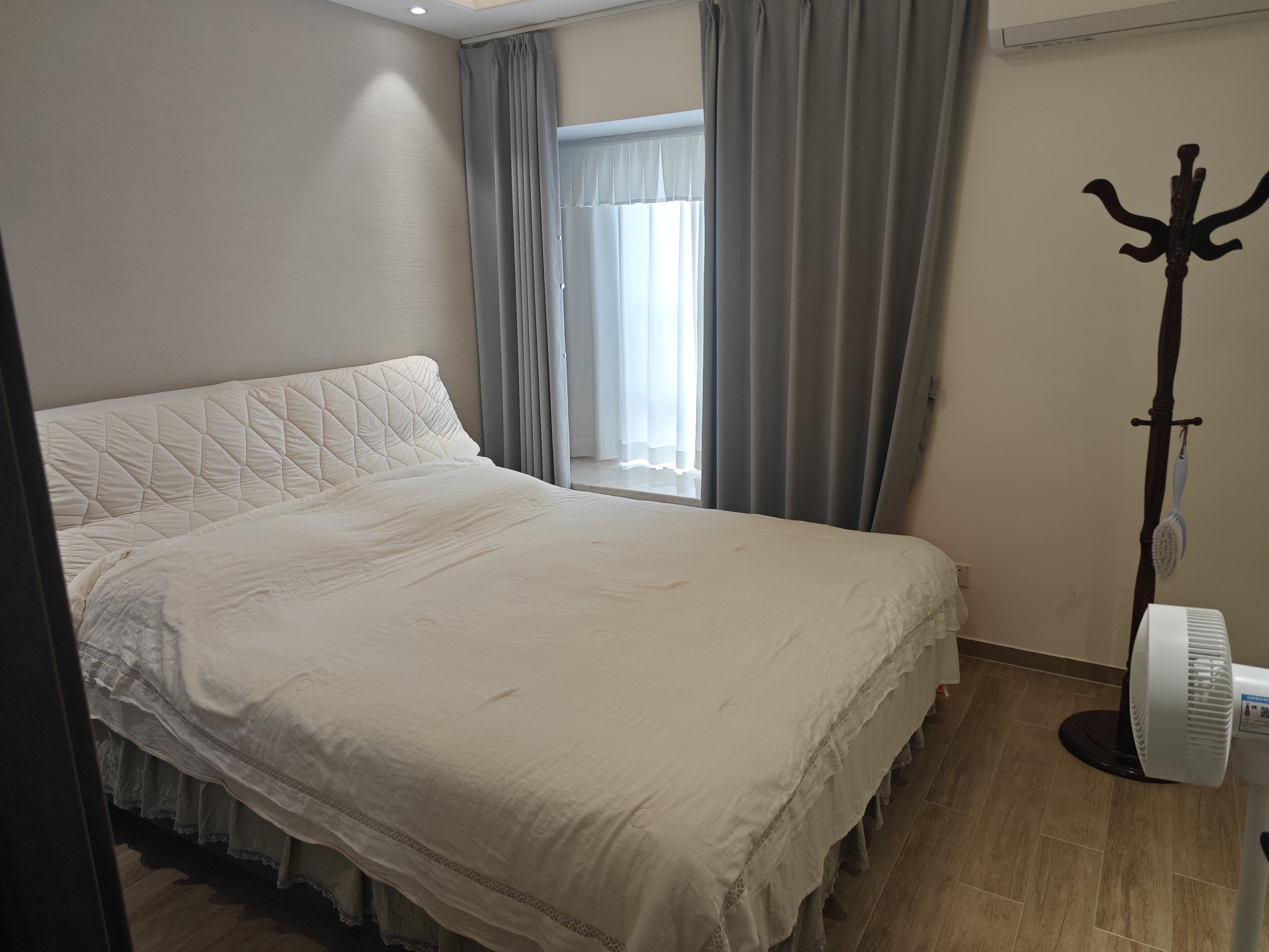 金湖壹号 3室2厅2卫 235.0万 金湖壹号 3室2厅2卫 235.0万客厅