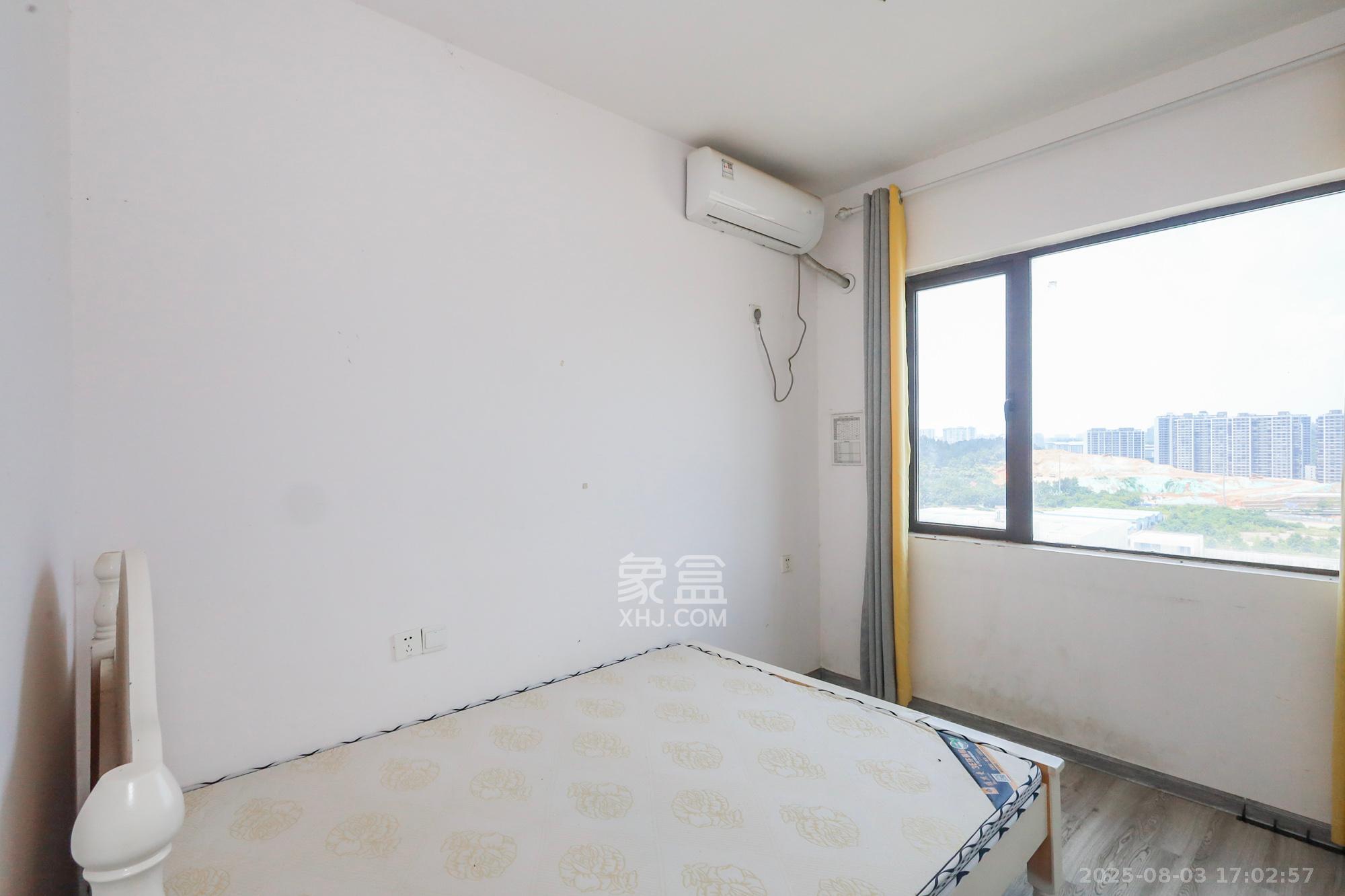 钰龙天下二期(钰龙佳园) 4室2厅2卫 225.0万 钰龙天下二期(钰龙佳园) 4室2厅2卫 225.0万卧室