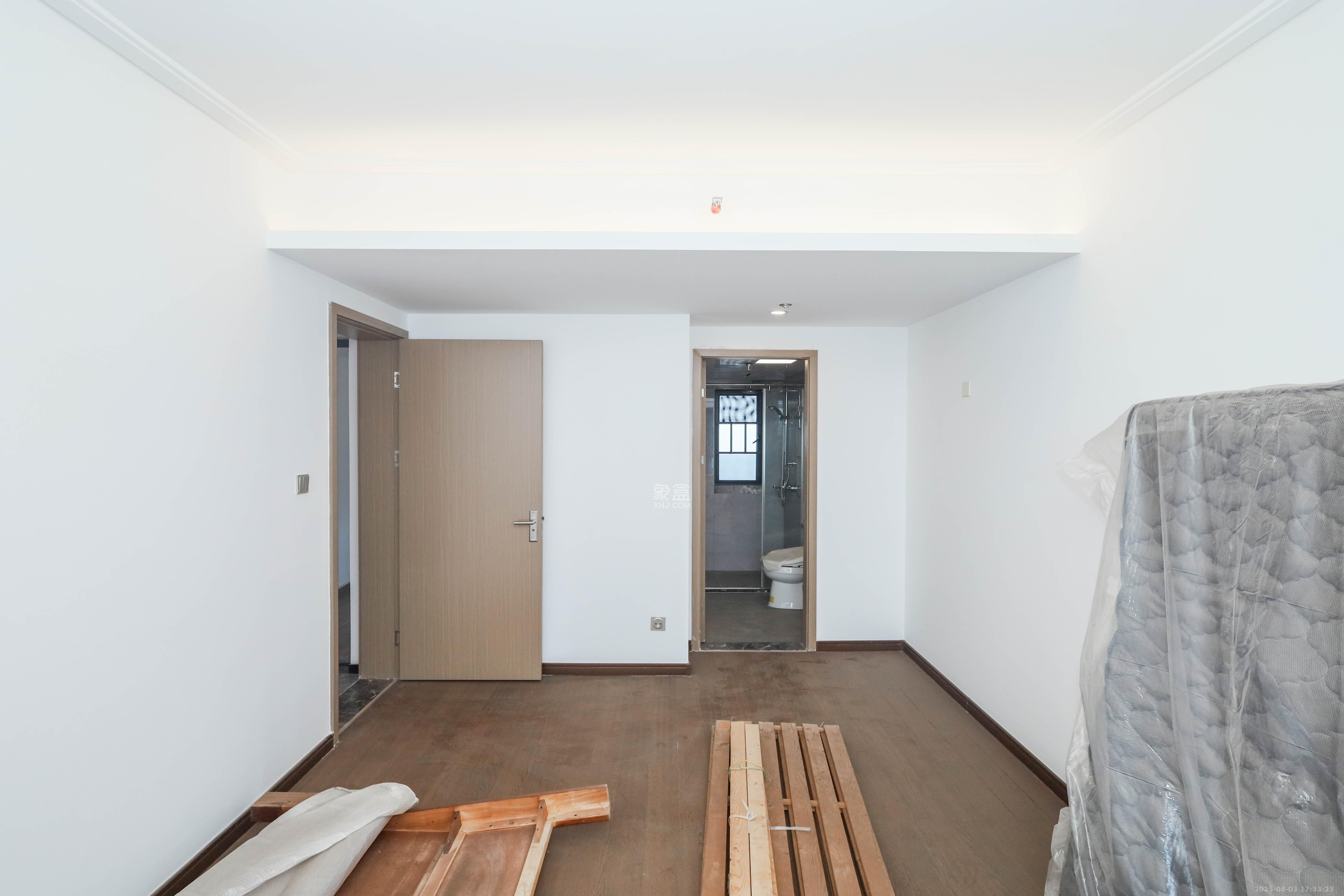 中国铁建湘语梅溪  3室2厅2卫    168.0万卧室