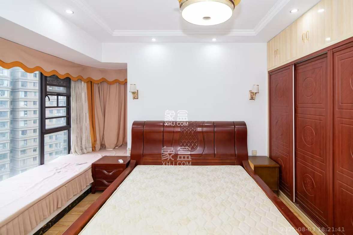 润和紫郡一期 5室2厅2卫 3000.0元/月 润和紫郡一期 5室2厅2卫 3000.0元/月室内图