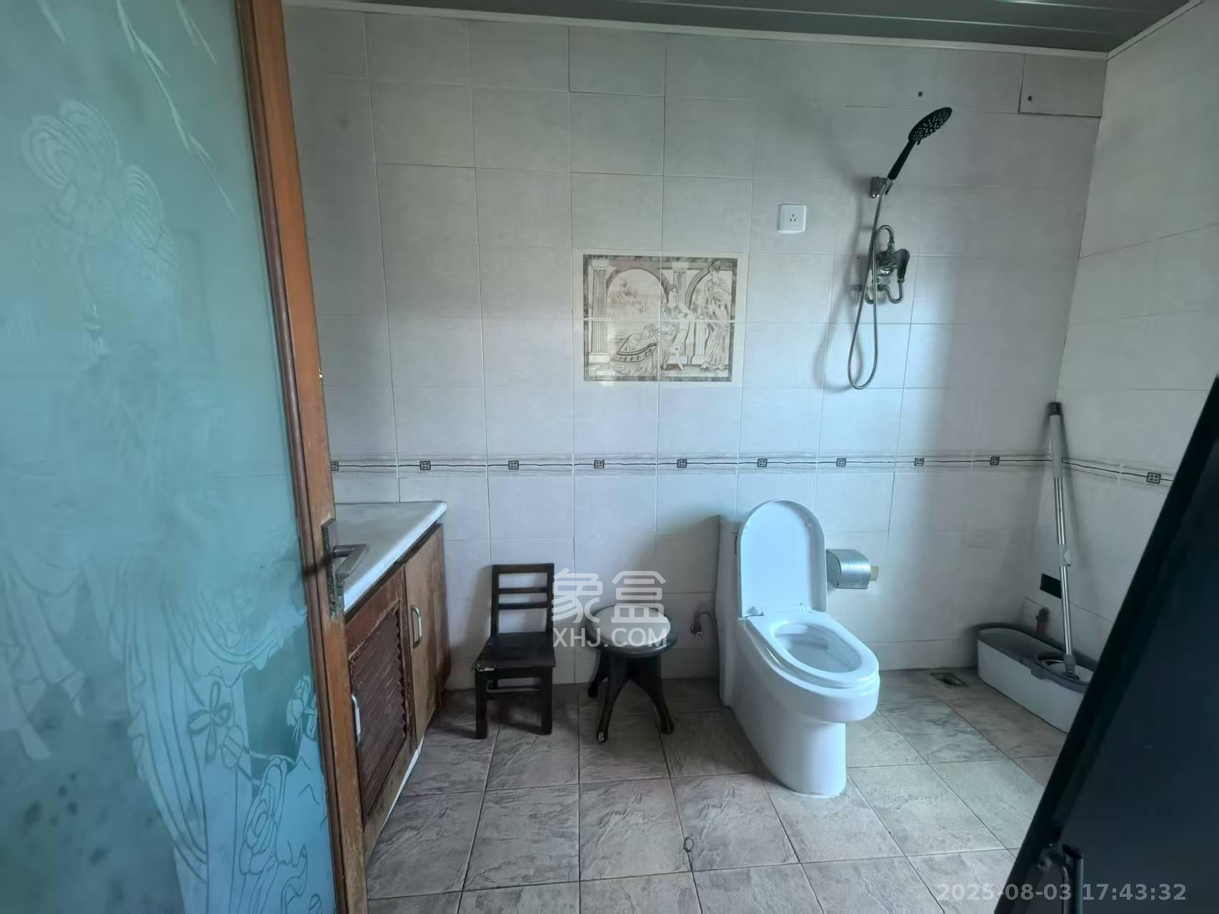 欧陆经典 3室2厅2卫 4500.0元/月 欧陆经典 3室2厅2卫 4500.0元/月室内图