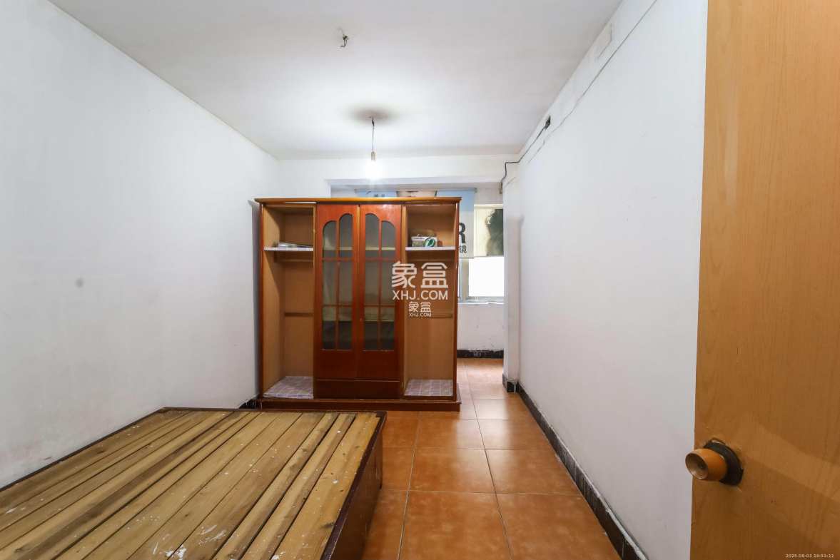 紫薇路鸿基公寓  2室2厅1卫    1600.0元/月 紫薇路鸿基公寓  2室2厅1卫    1600.0元/月室内图