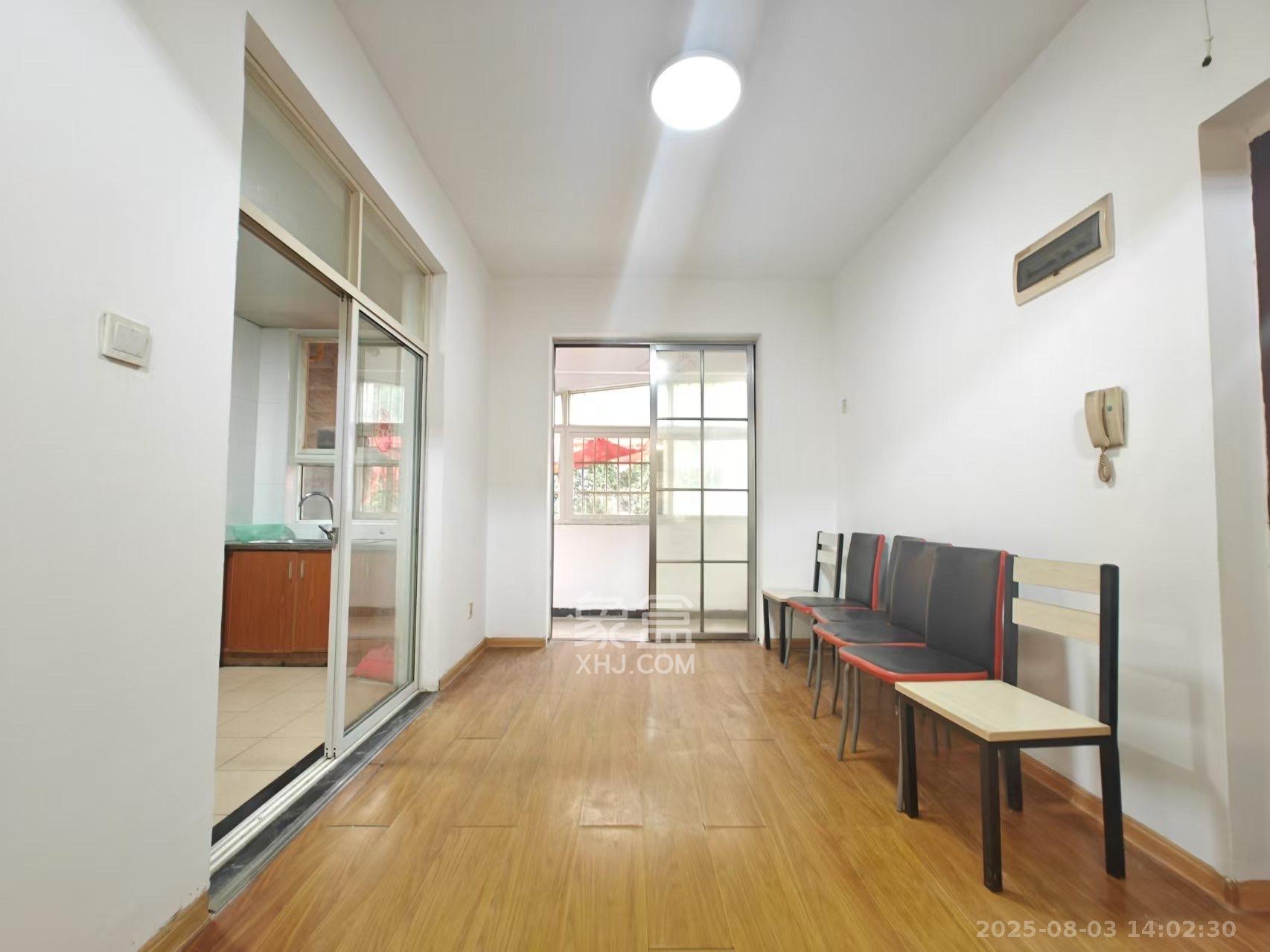 嘉盛华庭(一期、二期、三期)  3室1厅1卫    2800.0元/月 嘉盛华庭(一期、二期、三期)  3室1厅1卫    2800.0元/月室内图