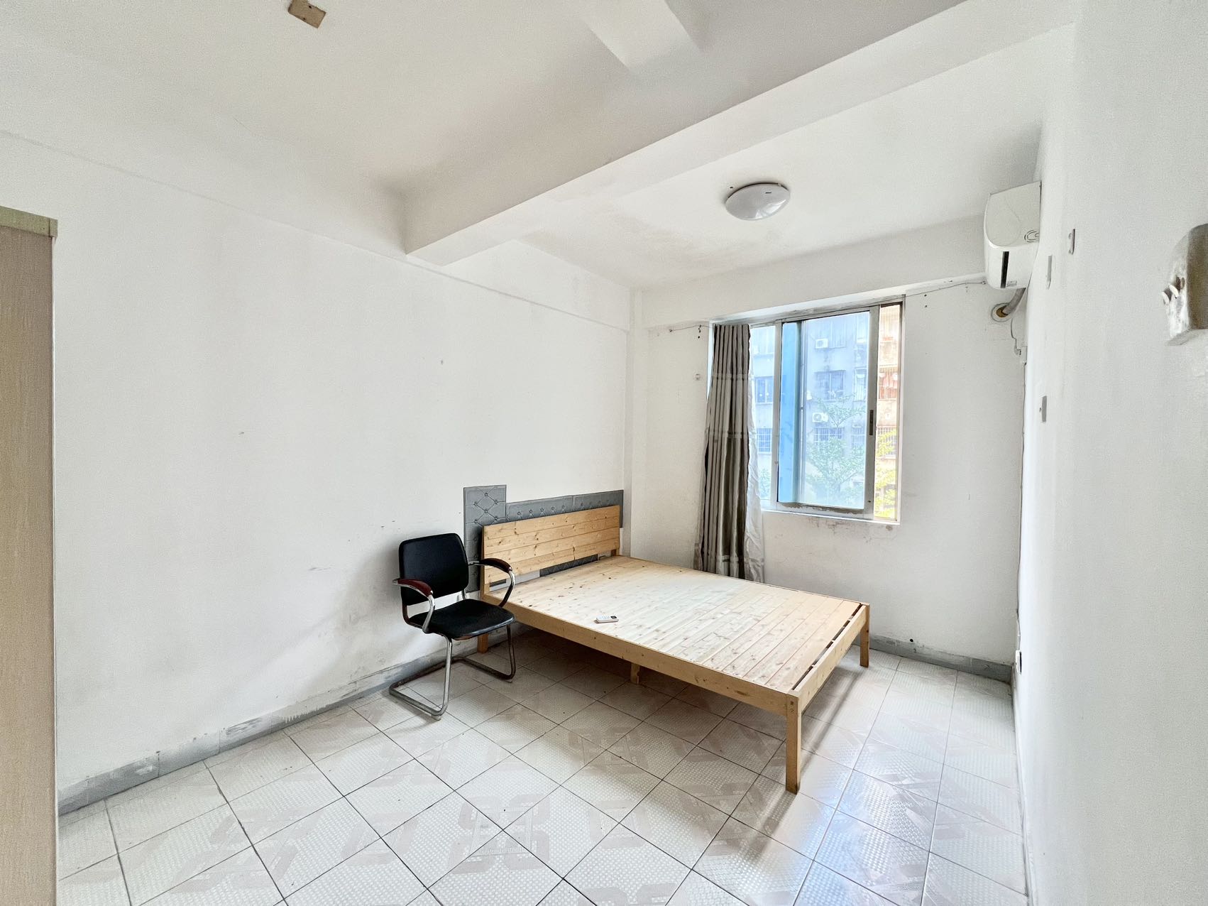 国科园小区 1室1厅1卫 1300.0元/月 国科园小区 1室1厅1卫 1300.0元/月室内图