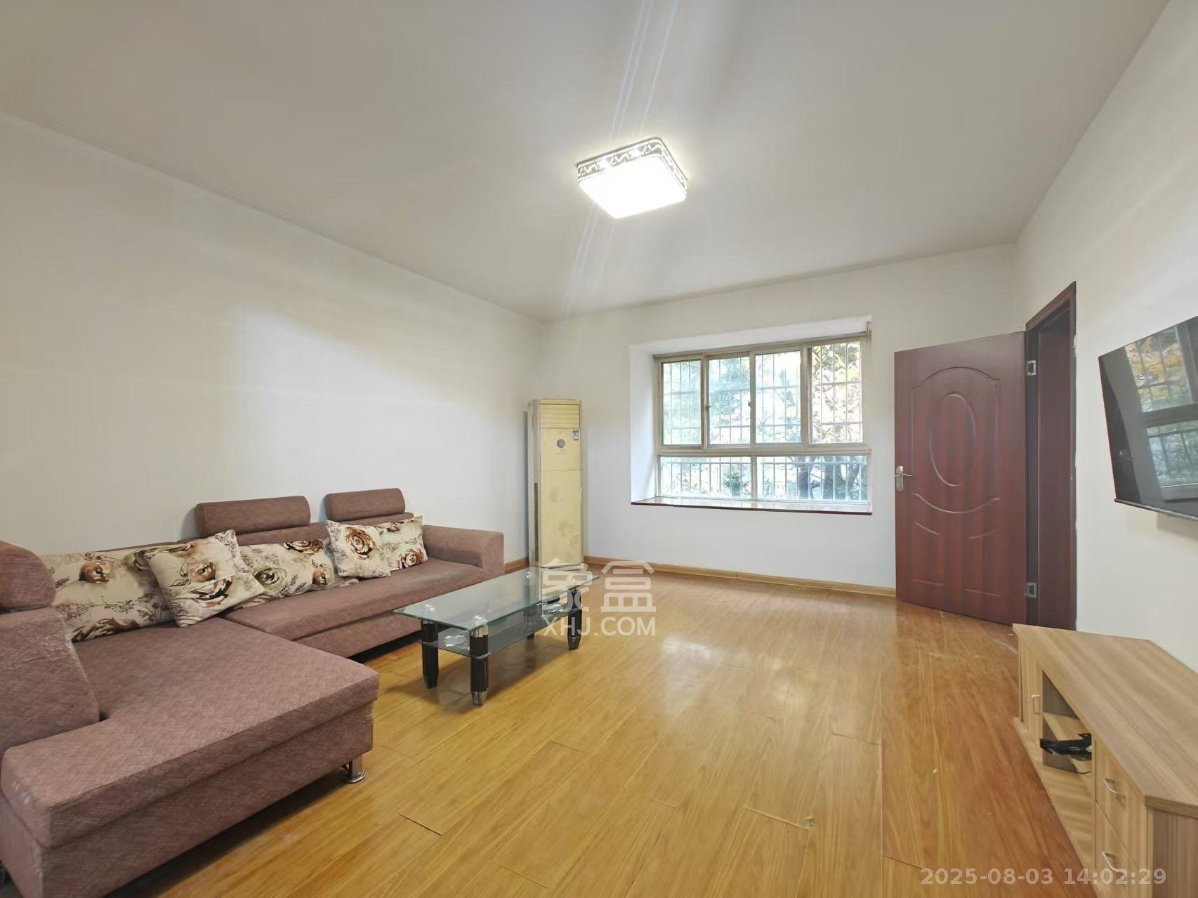 嘉盛华庭(一期、二期、三期)  3室1厅1卫    2800.0元/月 嘉盛华庭(一期、二期、三期)  3室1厅1卫    2800.0元/月室内图