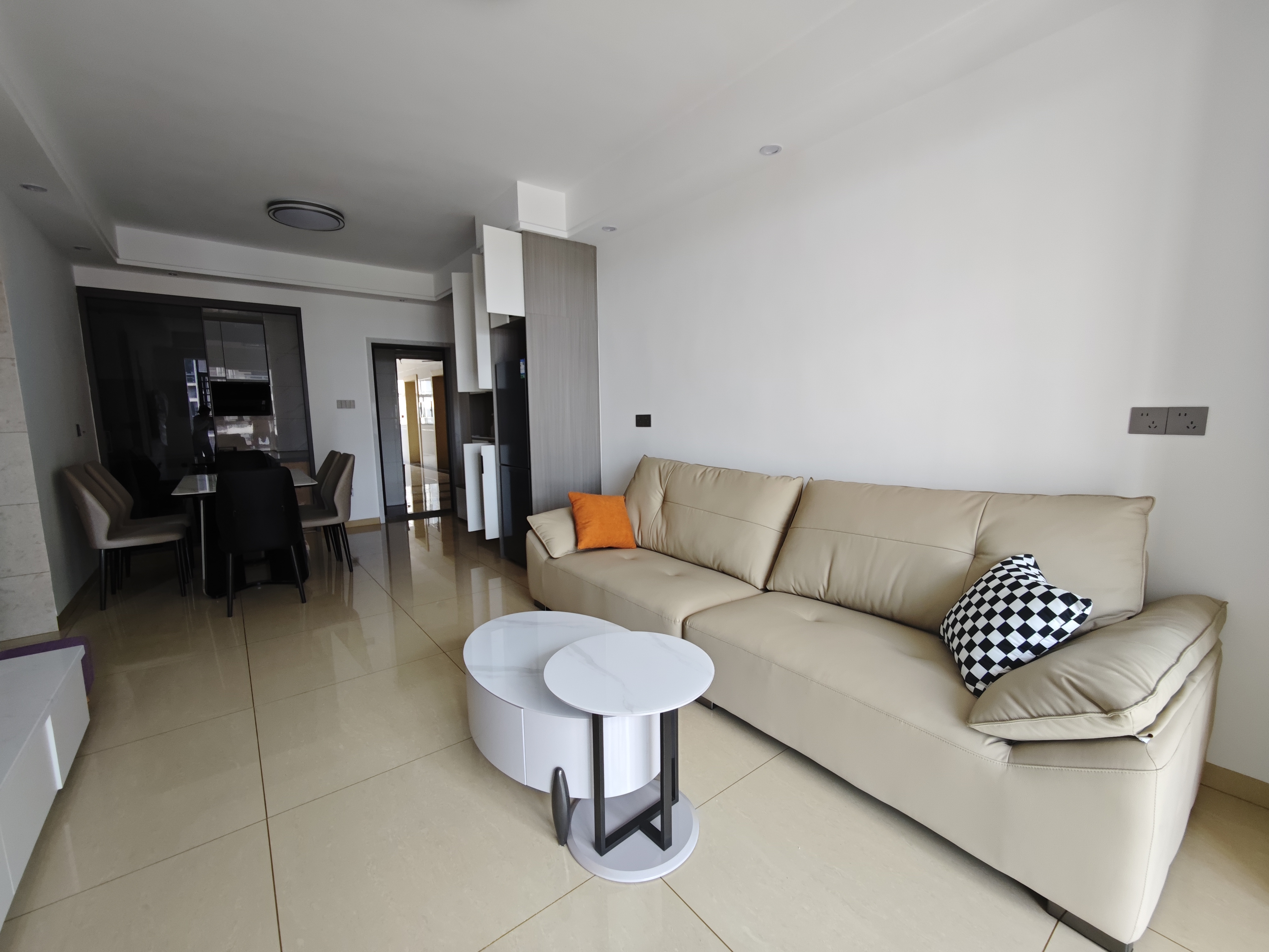 互助小区电梯房 2室2厅1卫 1700.0元/月 互助小区电梯房 2室2厅1卫 1700.0元/月室内图