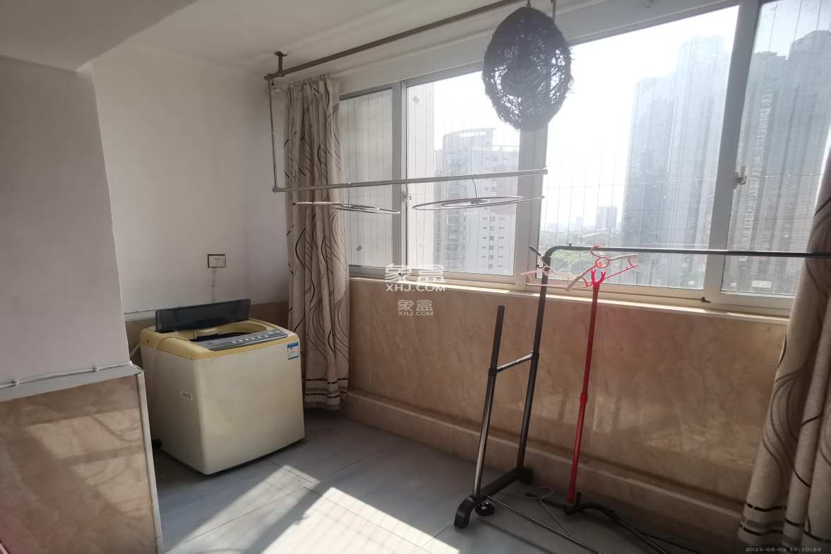 2076至高点 1室1厅1卫 1150.0元/月 2076至高点 1室1厅1卫 1150.0元/月室内图