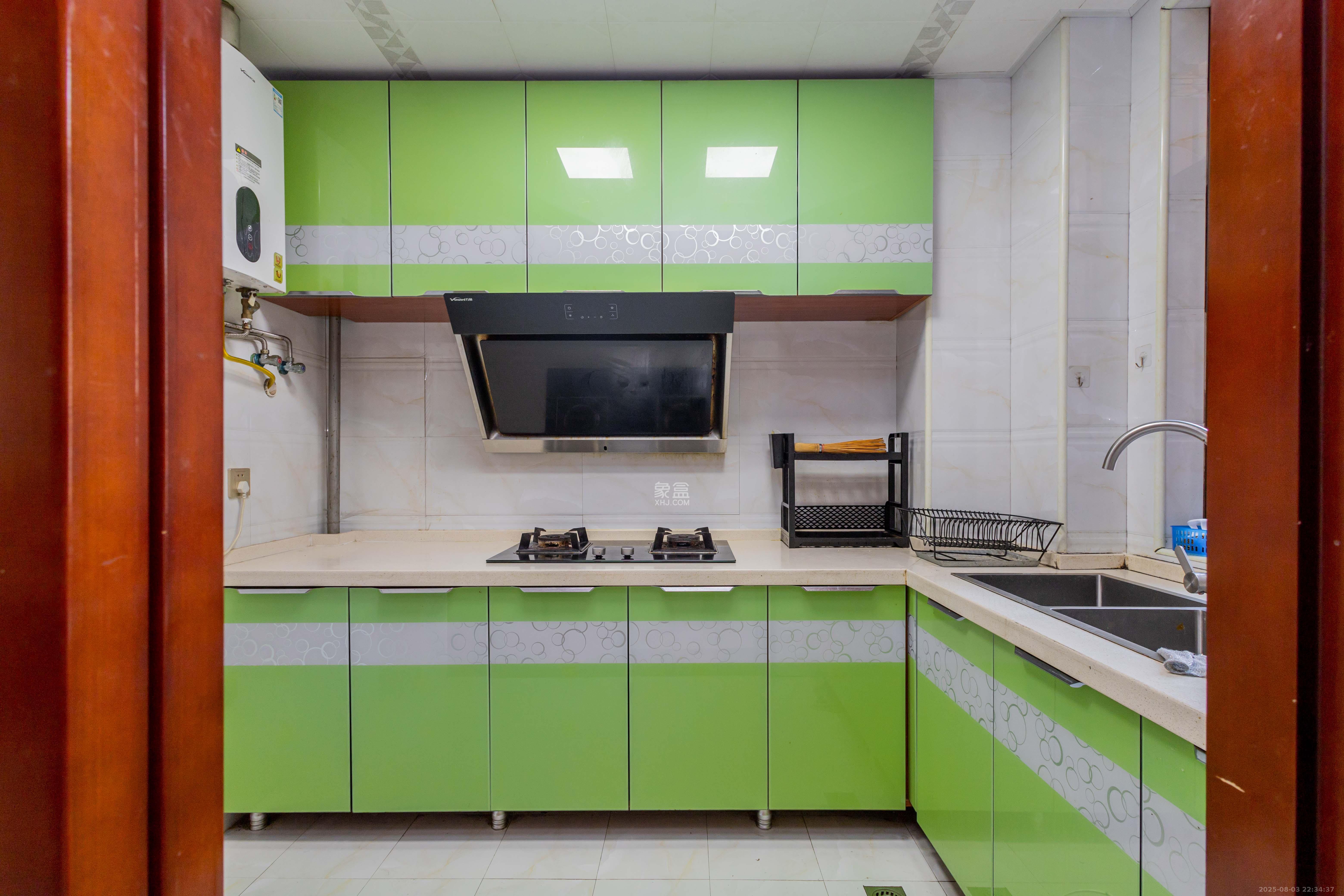 三景华御  3室2厅1卫    68.0万厨房