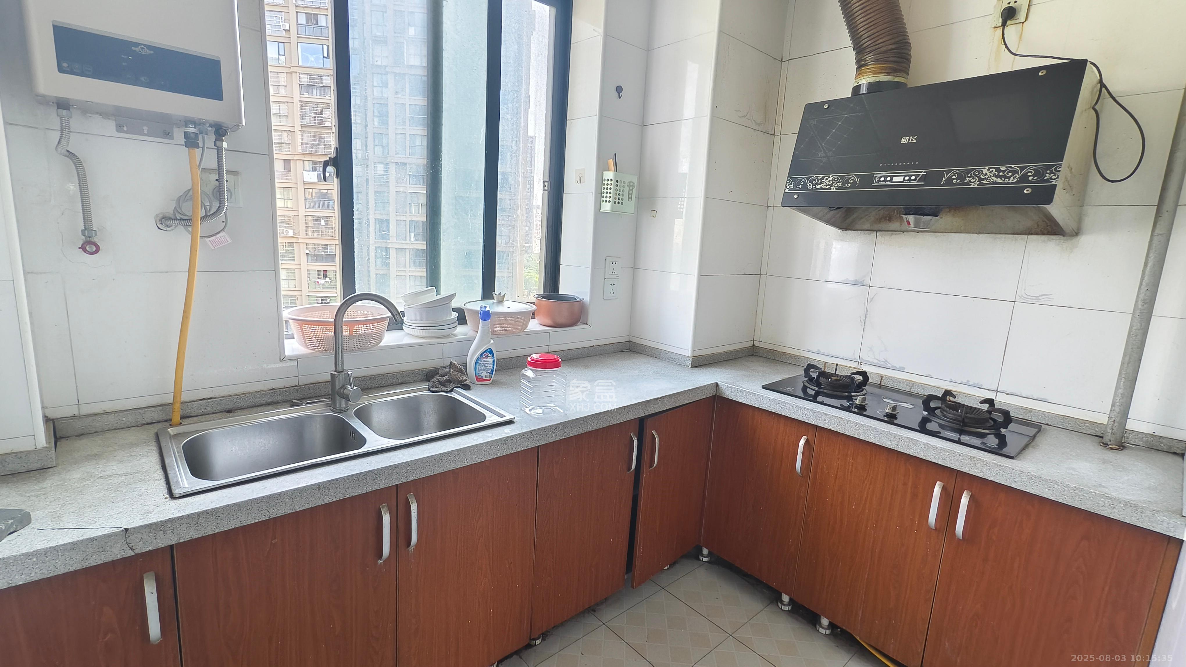 优山美地  4室2厅1卫    2800.0元/月室内图