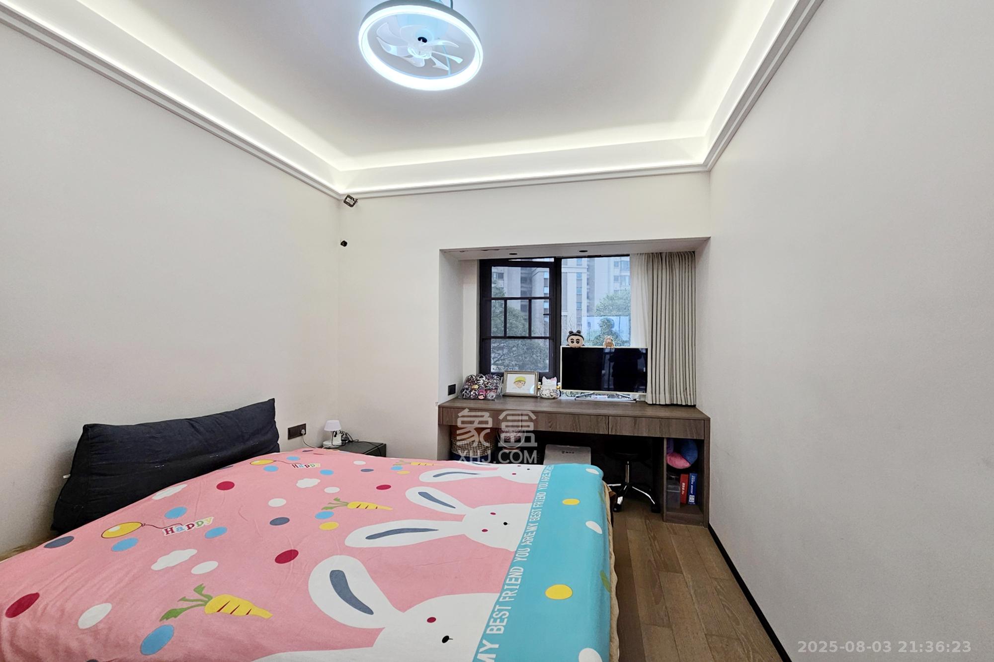 阳光城尚东湾凌云府 4室2厅2卫 188.0万 阳光城尚东湾凌云府 4室2厅2卫 188.0万卧室