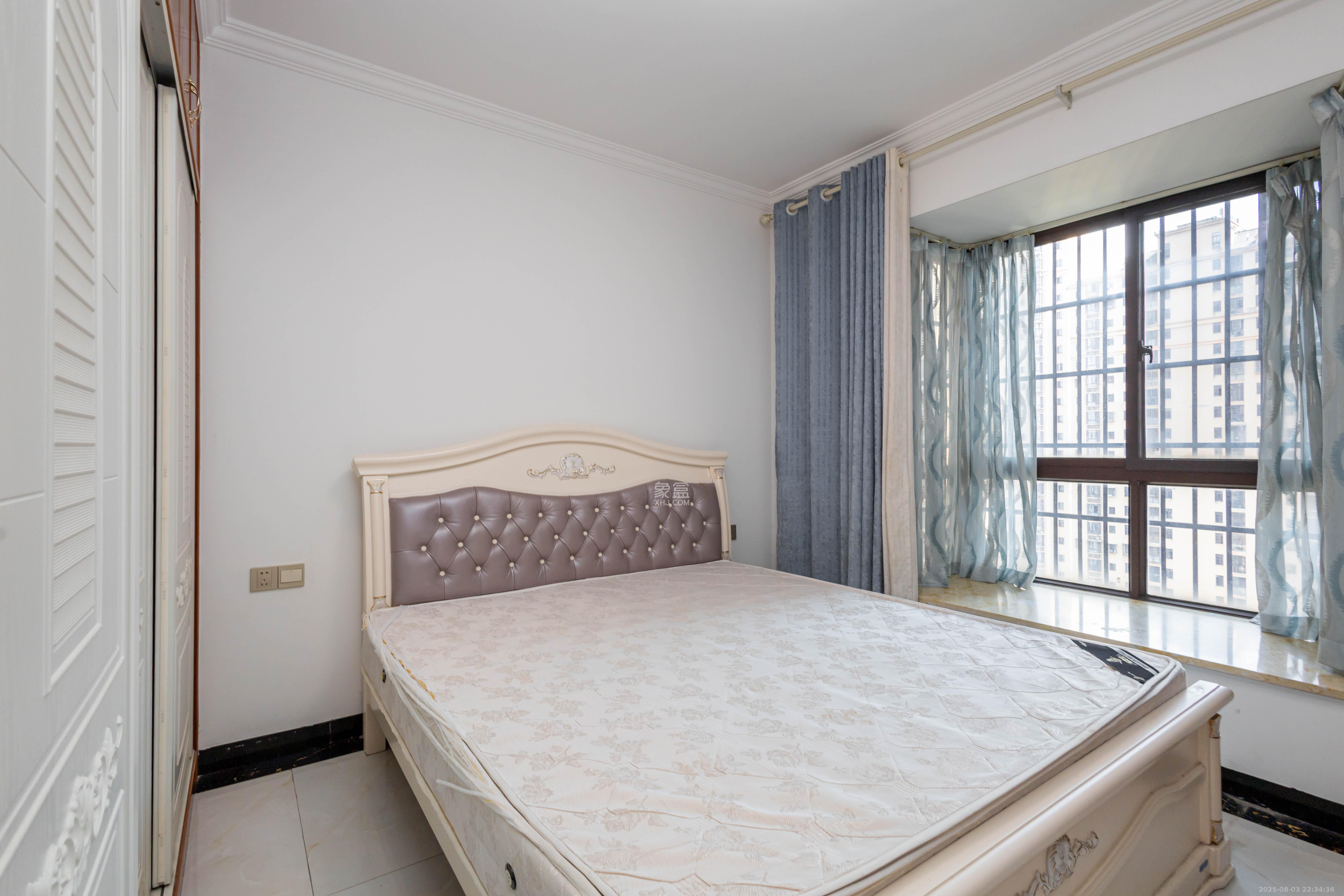 三景华御  3室2厅1卫    68.0万卧室