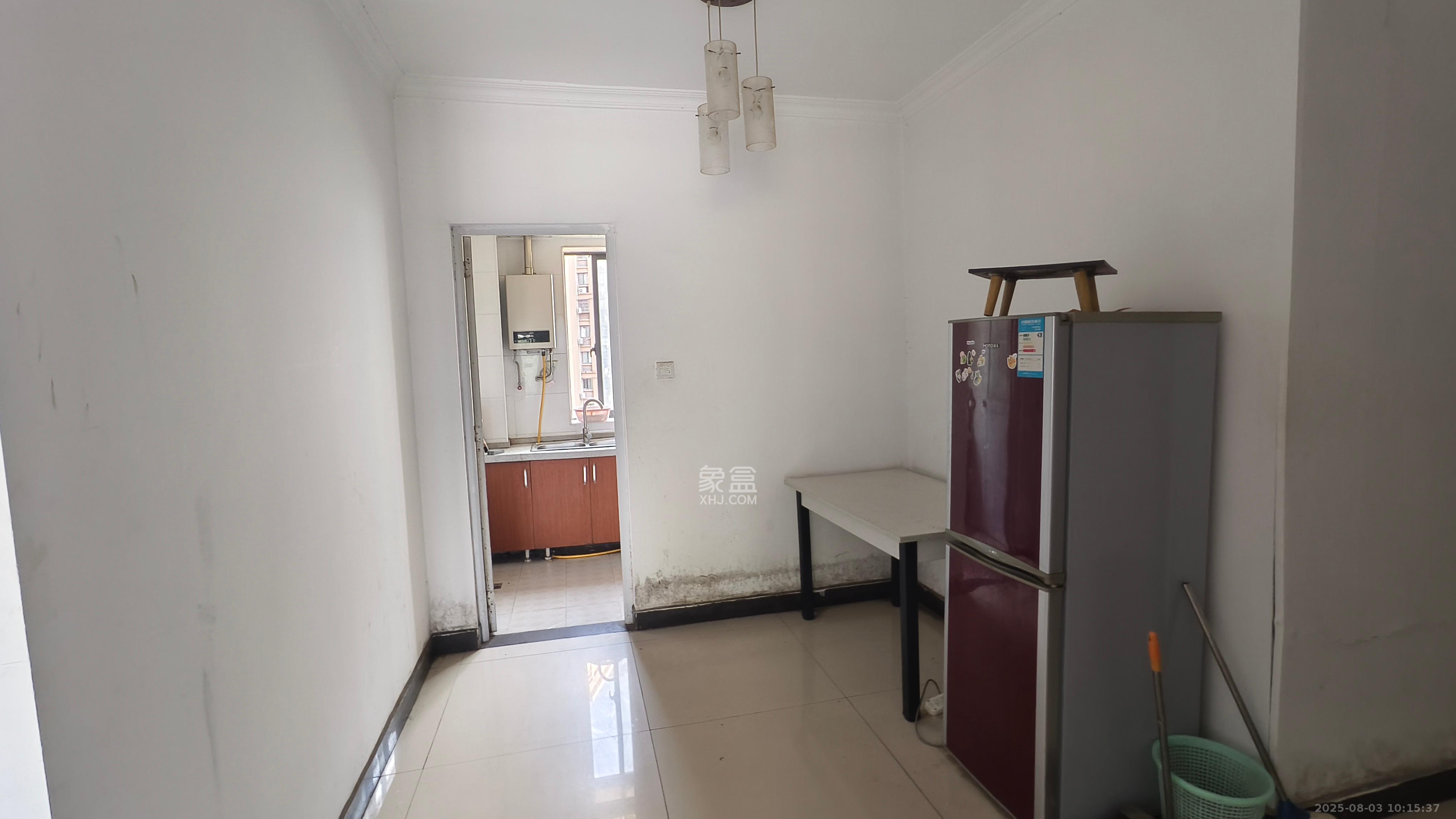 优山美地  4室2厅1卫    2800.0元/月室内图