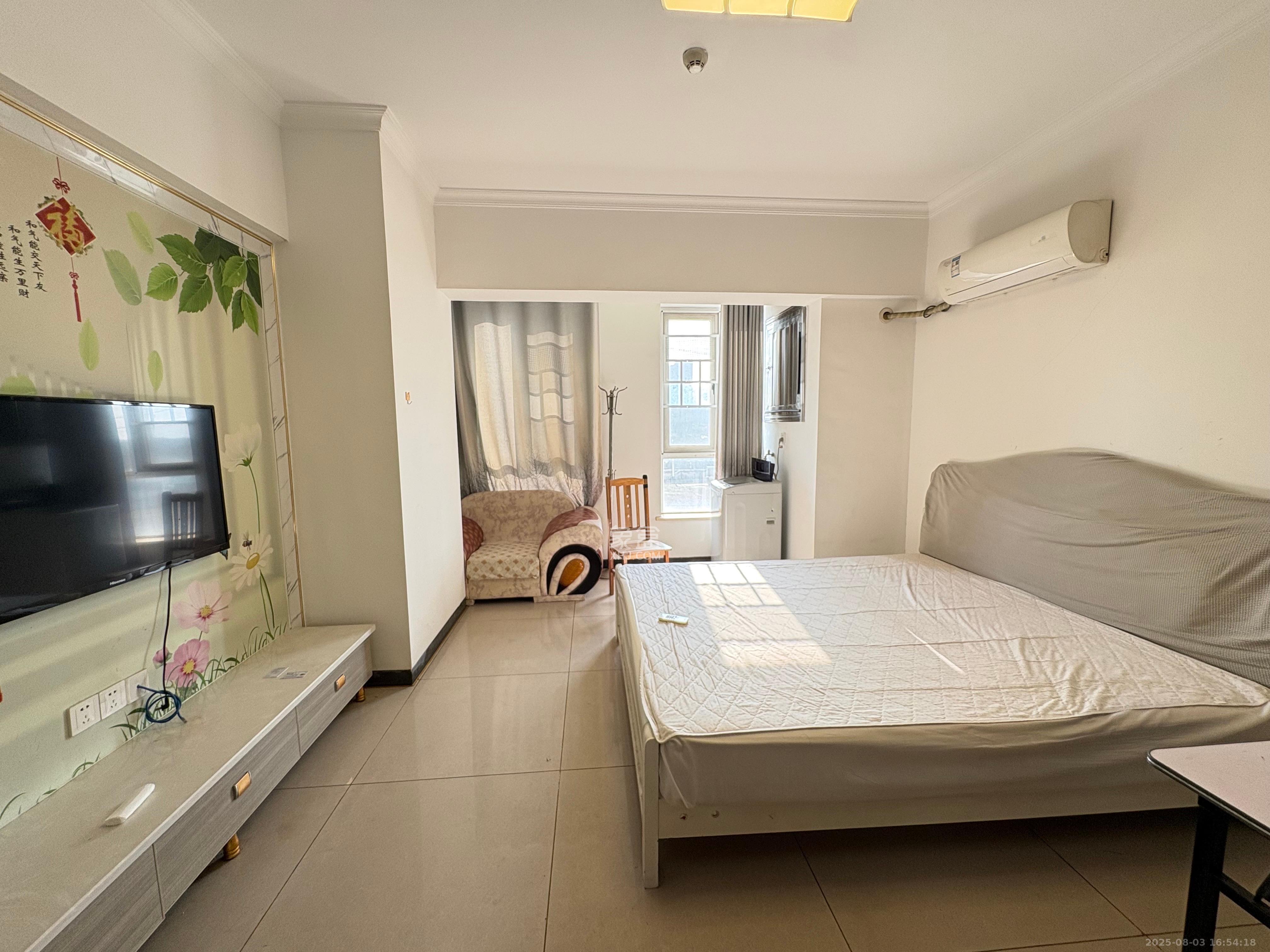 MOMA当代广场  1室1厅1卫    1100.0元/月 MOMA当代广场  1室1厅1卫    1100.0元/月