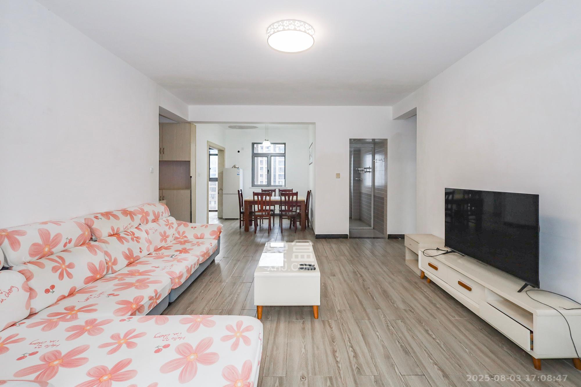 八方小区B区  1室2厅1卫    508.0万客厅