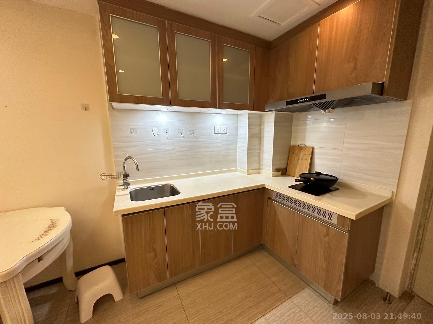 奥林匹克花园贡院三期 1室1厅1卫 1200.0元/月 奥林匹克花园贡院三期 1室1厅1卫 1200.0元/月室内图