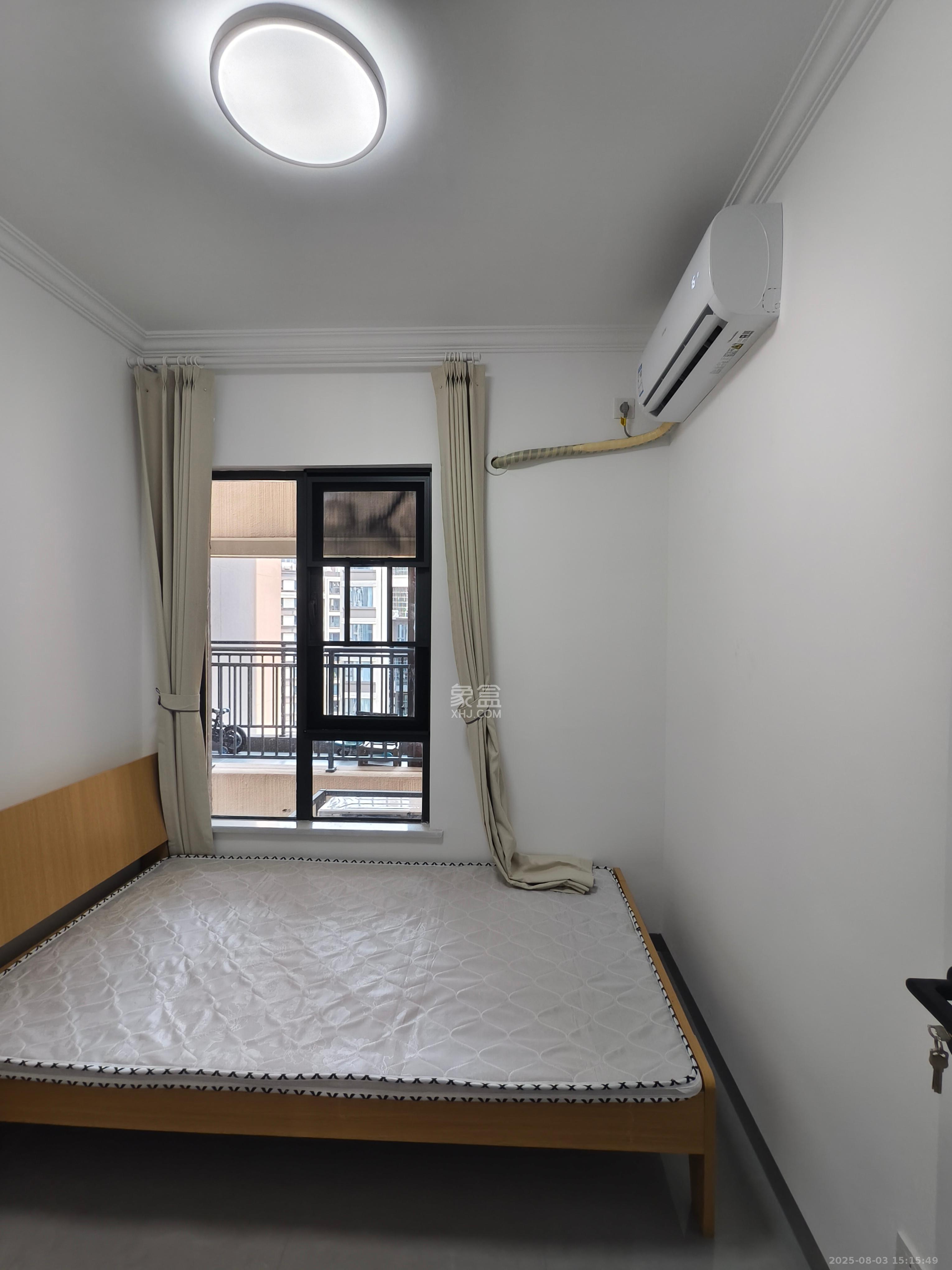 荣盛城  4室2厅1卫    2600.0元/月室内图