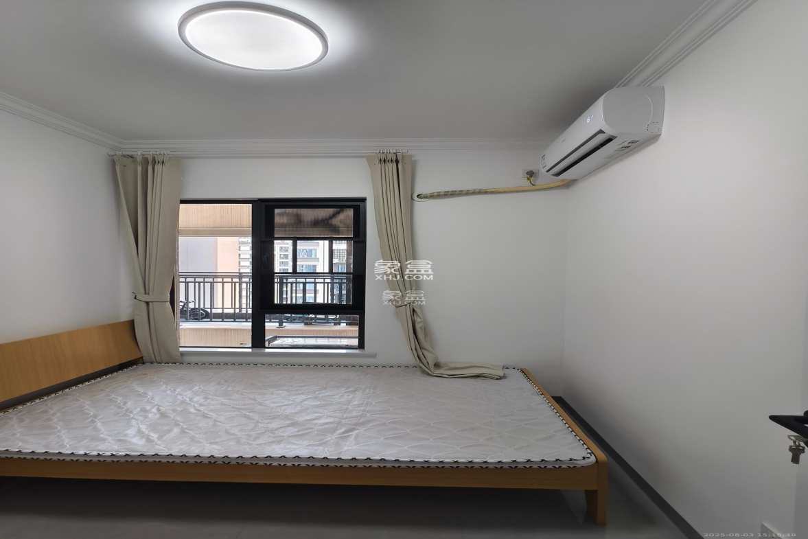 荣盛城 4室2厅1卫 2600.0元/月 荣盛城 4室2厅1卫 2600.0元/月室内图