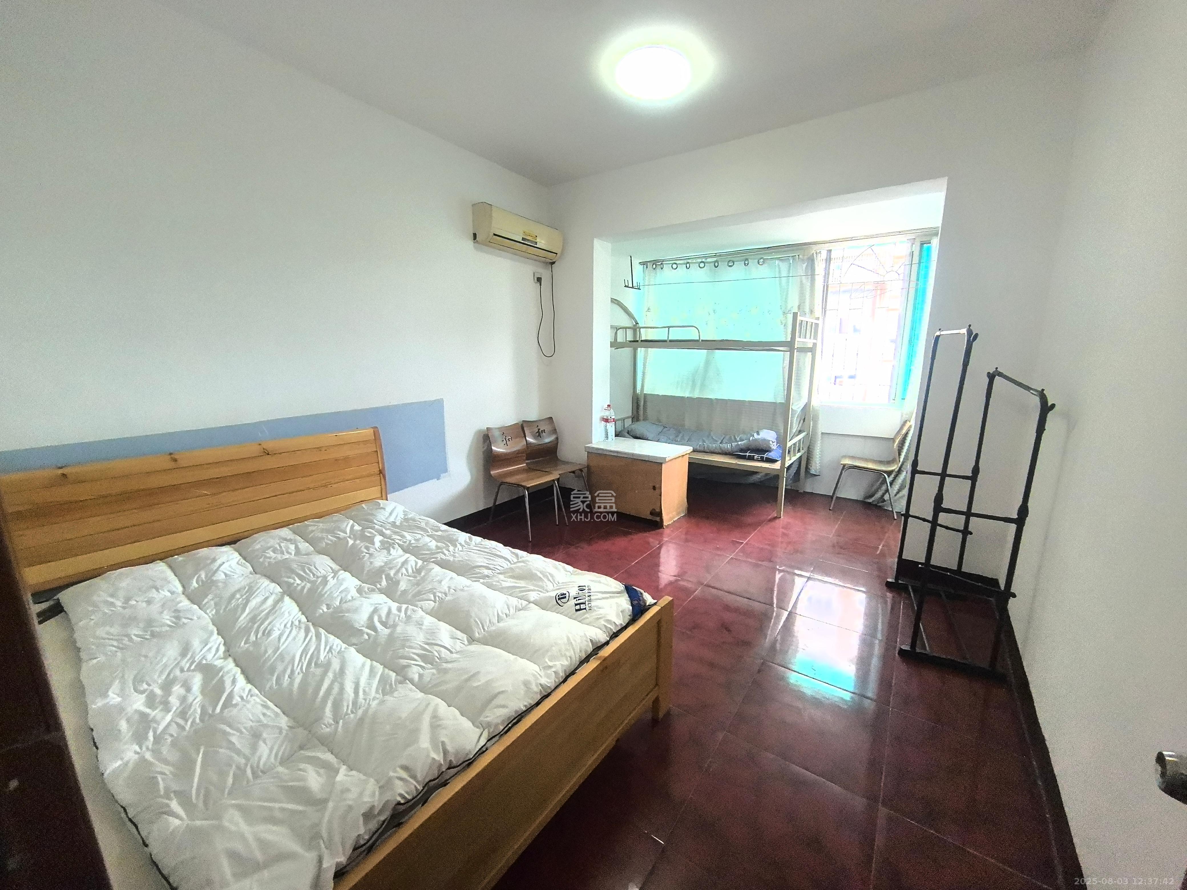 老鸦冲小区  2室1厅1卫    1300.0元/月室内图