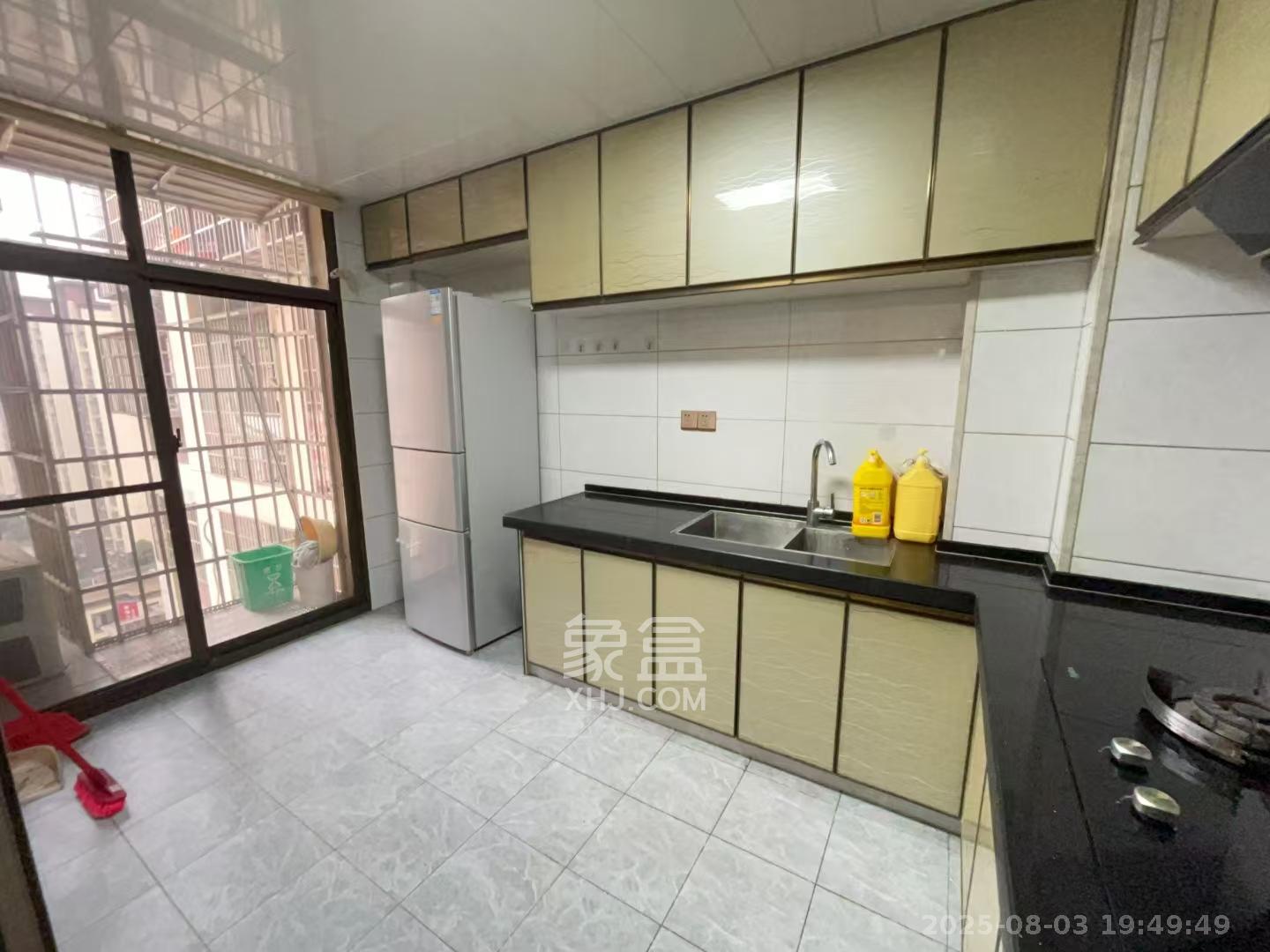 桥头家苑一期 3室2厅1卫 1900.0元/月 桥头家苑一期 3室2厅1卫 1900.0元/月室内图