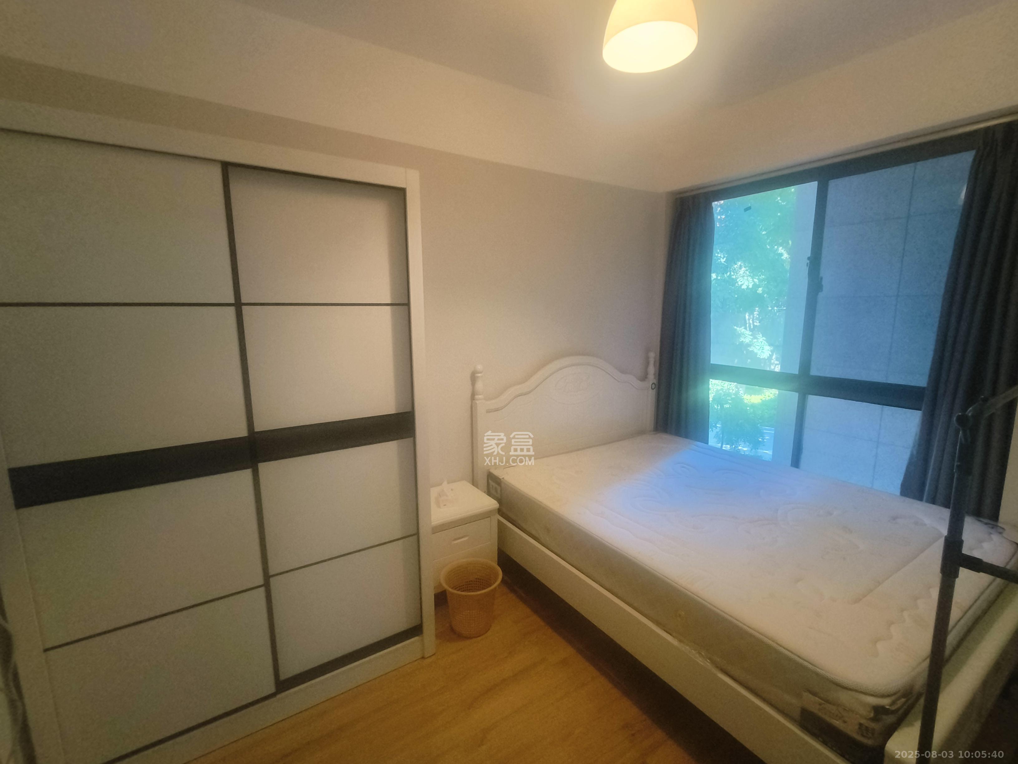 半山壹号 1室2厅2卫 1500.0元/月 半山壹号 1室2厅2卫 1500.0元/月室内图