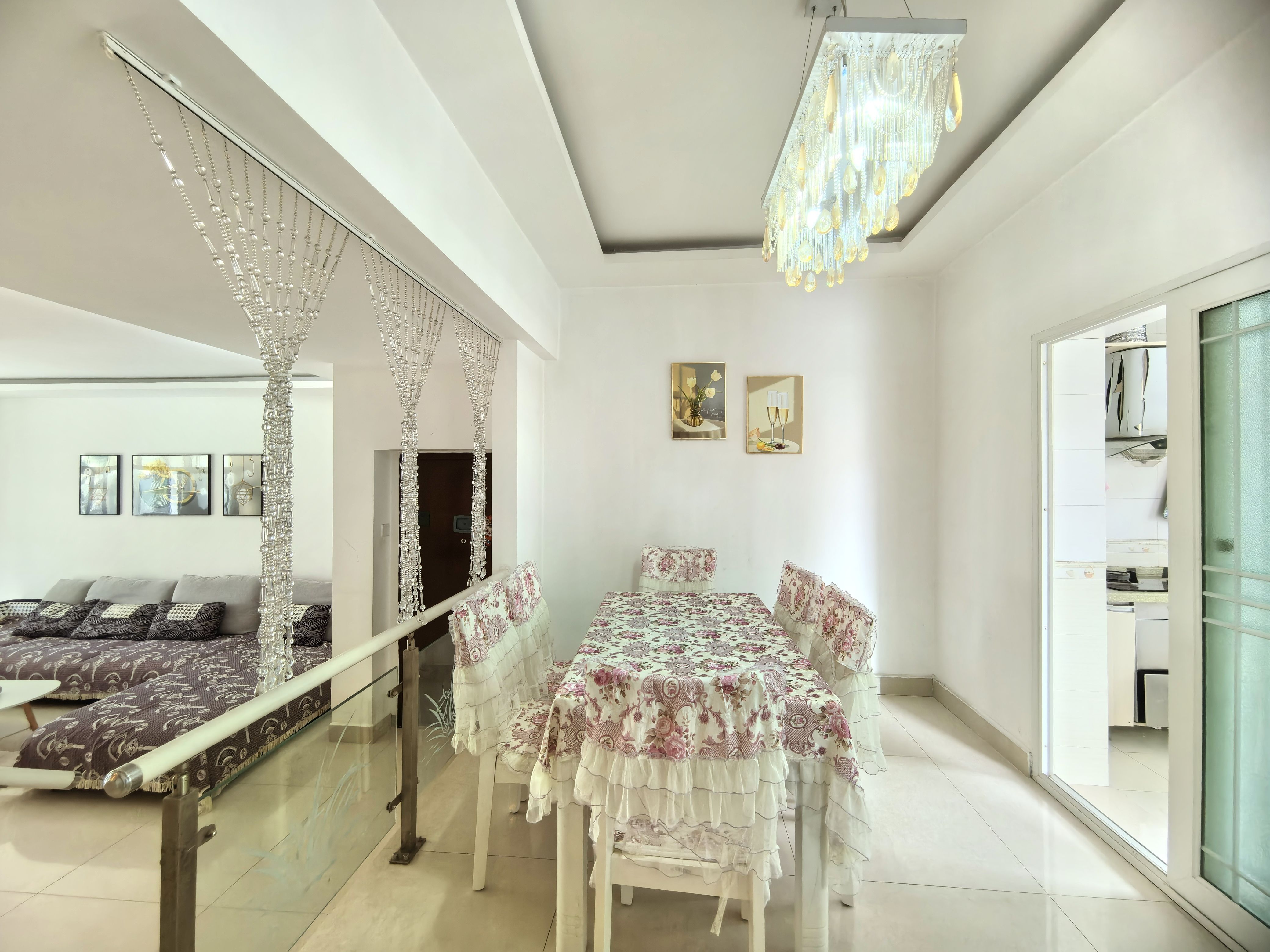 月亮湾一期  3室2厅2卫    1800.0元/月 月亮湾一期  3室2厅2卫    1800.0元/月室内图