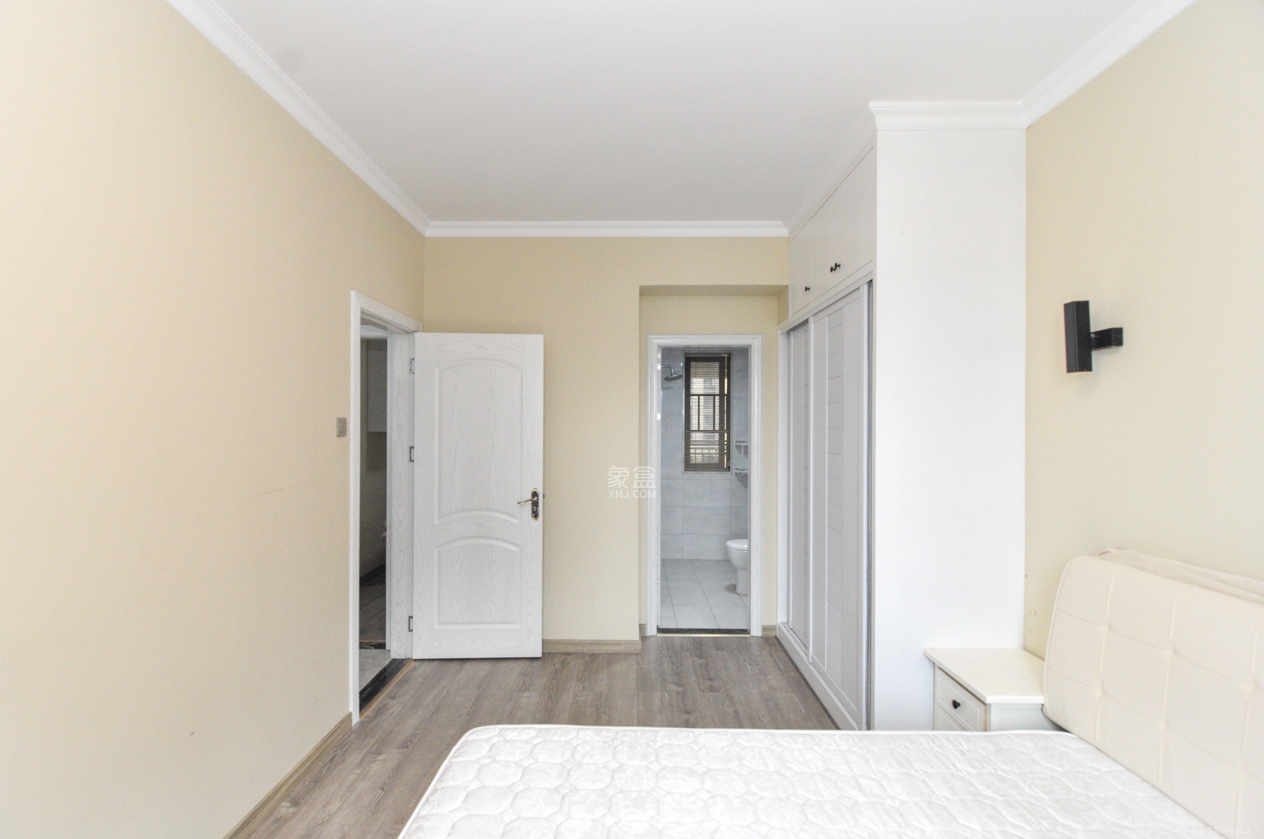 卓越浅水湾  3室2厅2卫    118.0万其他