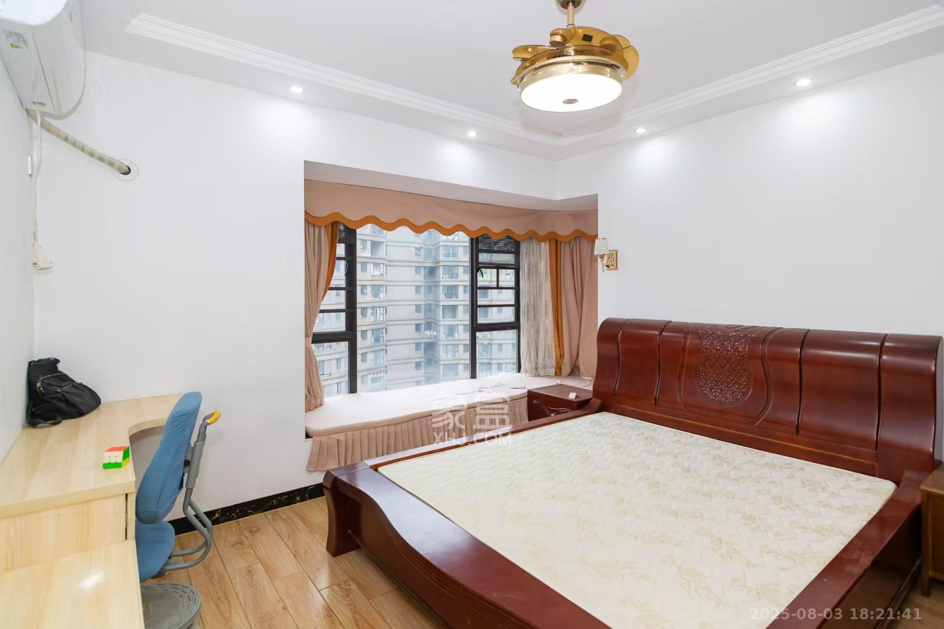 润和紫郡一期  5室2厅2卫    3000.0元/月室内图