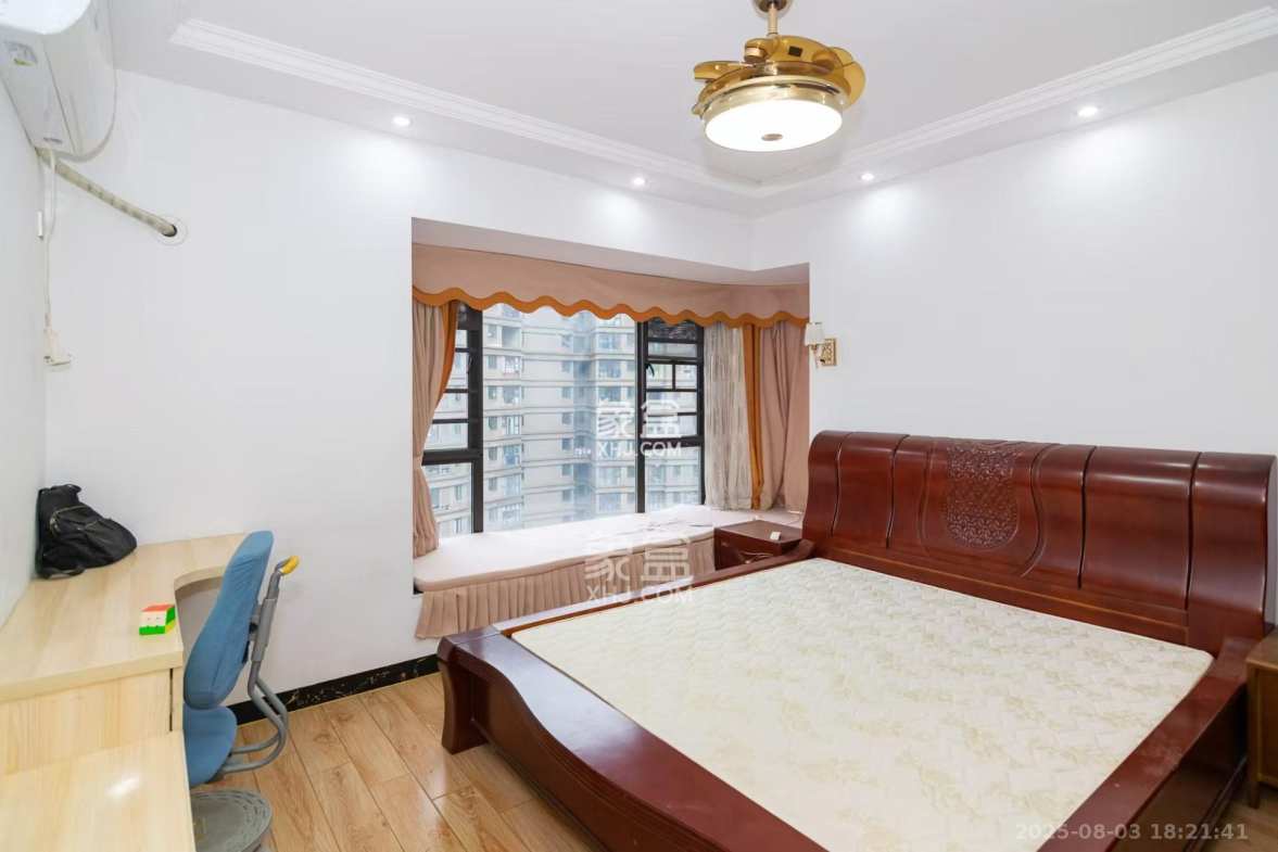 润和紫郡一期 5室2厅2卫 3000.0元/月 润和紫郡一期 5室2厅2卫 3000.0元/月室内图