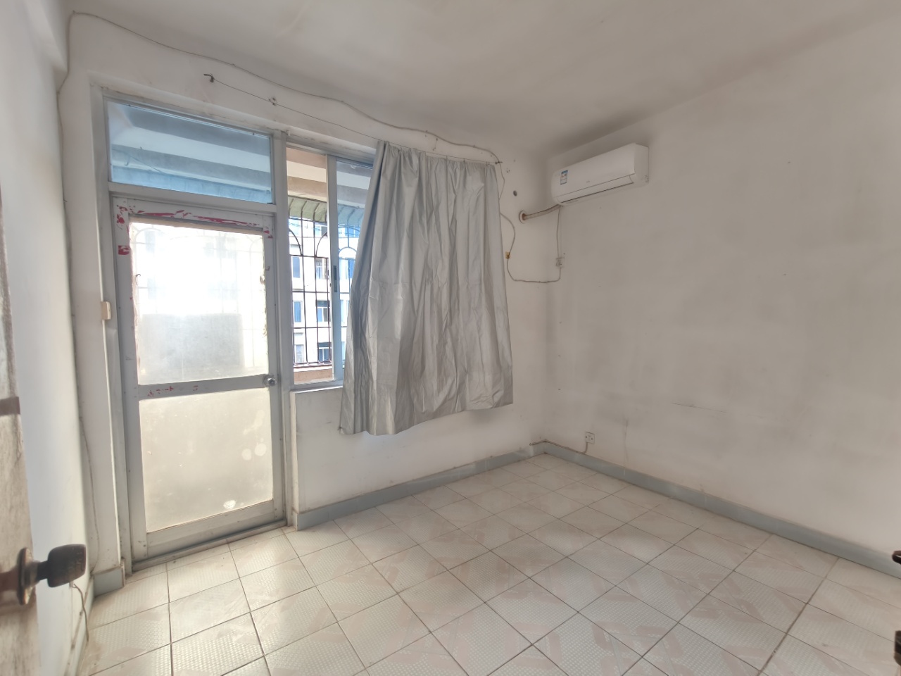 国科园小区 2室2厅1卫 1500.0元/月 国科园小区 2室2厅1卫 1500.0元/月室内图