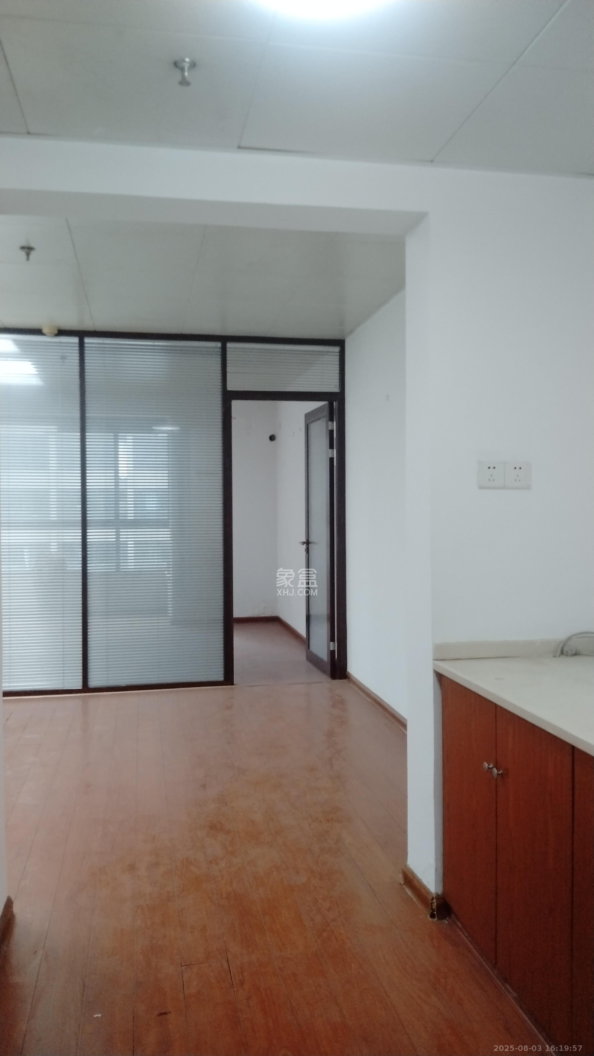 标志商务中心 1室1厅1卫 1100.0元/月 标志商务中心 1室1厅1卫 1100.0元/月室内图