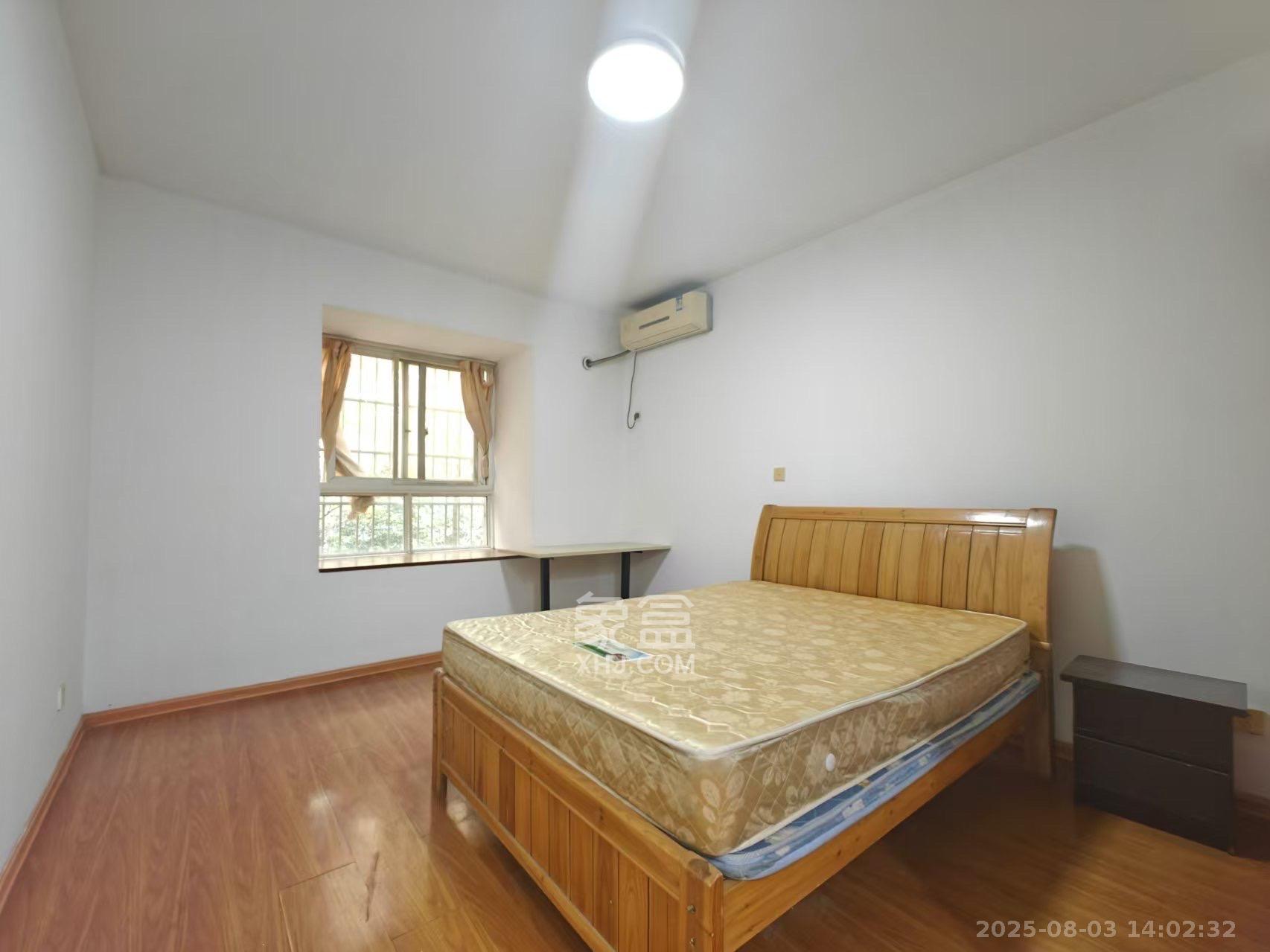 嘉盛华庭(一期、二期、三期)  3室1厅1卫    2800.0元/月 嘉盛华庭(一期、二期、三期)  3室1厅1卫    2800.0元/月室内图