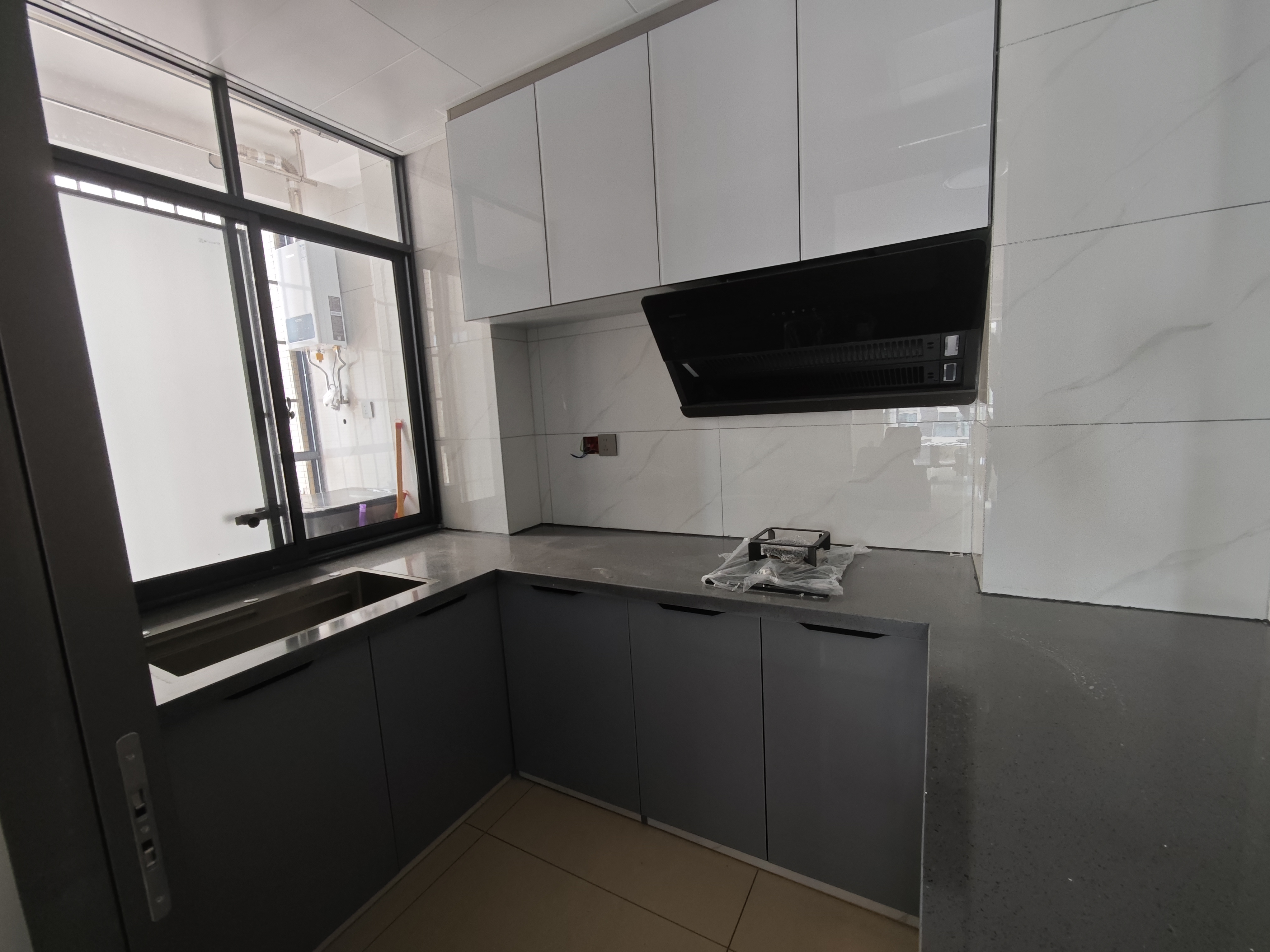 互助小区电梯房 2室2厅1卫 1700.0元/月 互助小区电梯房 2室2厅1卫 1700.0元/月室内图