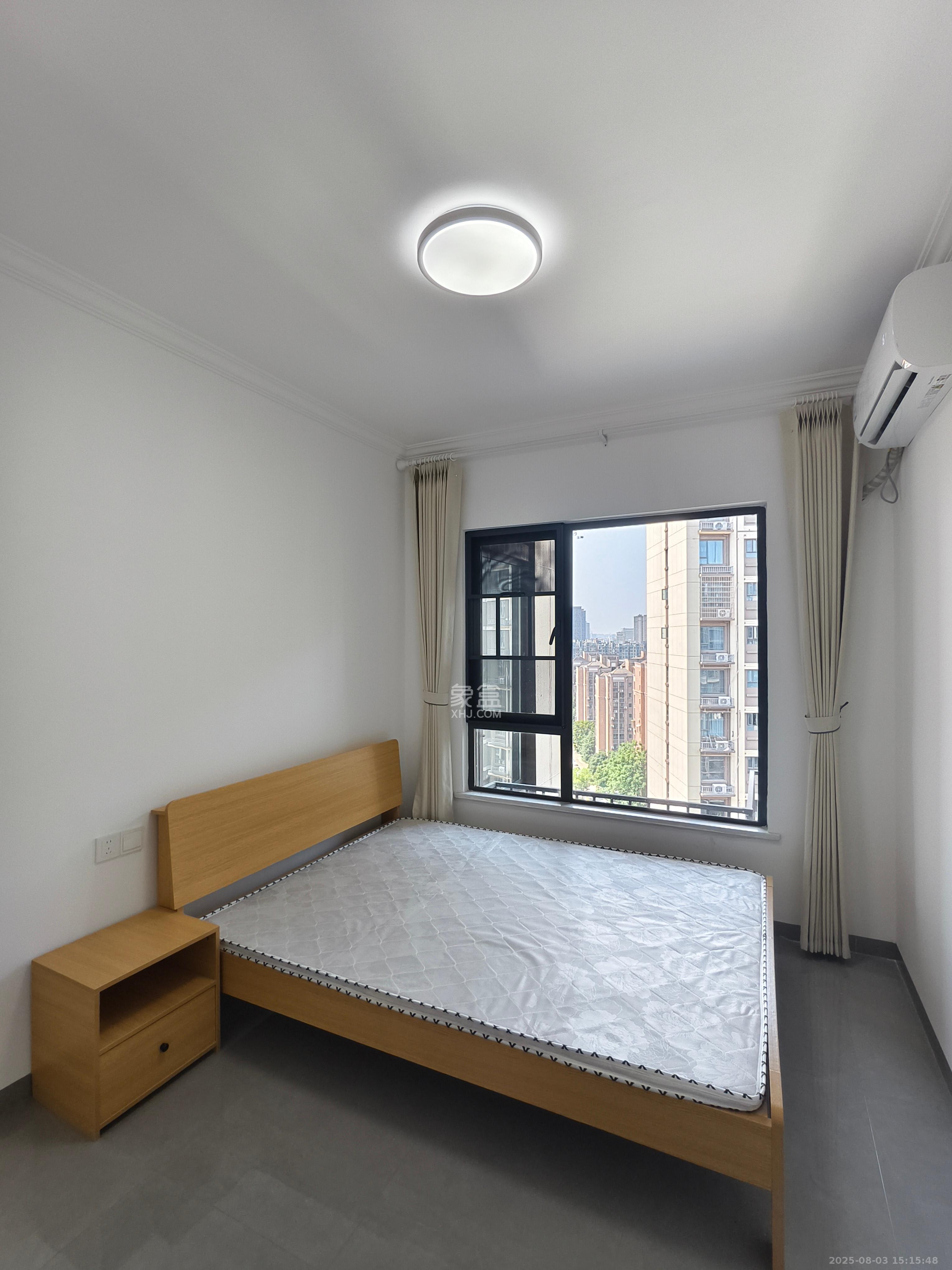 荣盛城  4室2厅1卫    2600.0元/月室内图