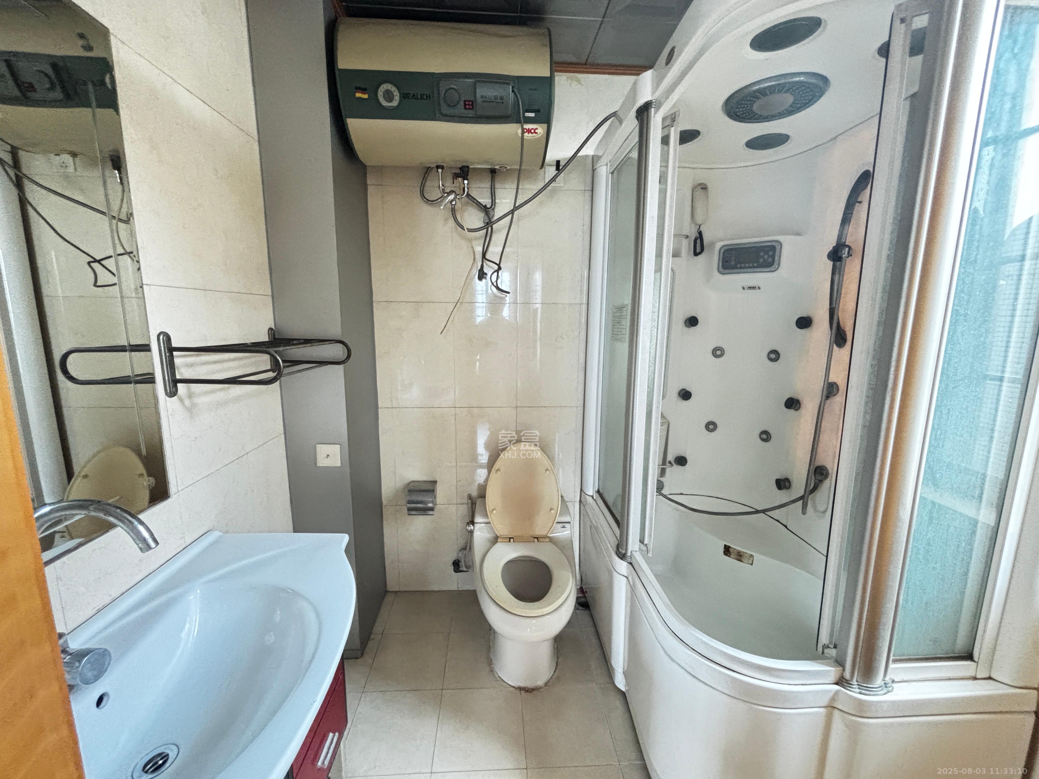 锦泰家园(锦泰商务大厦) 4室2厅2卫 3200.0元/月 锦泰家园(锦泰商务大厦) 4室2厅2卫 3200.0元/月室内图