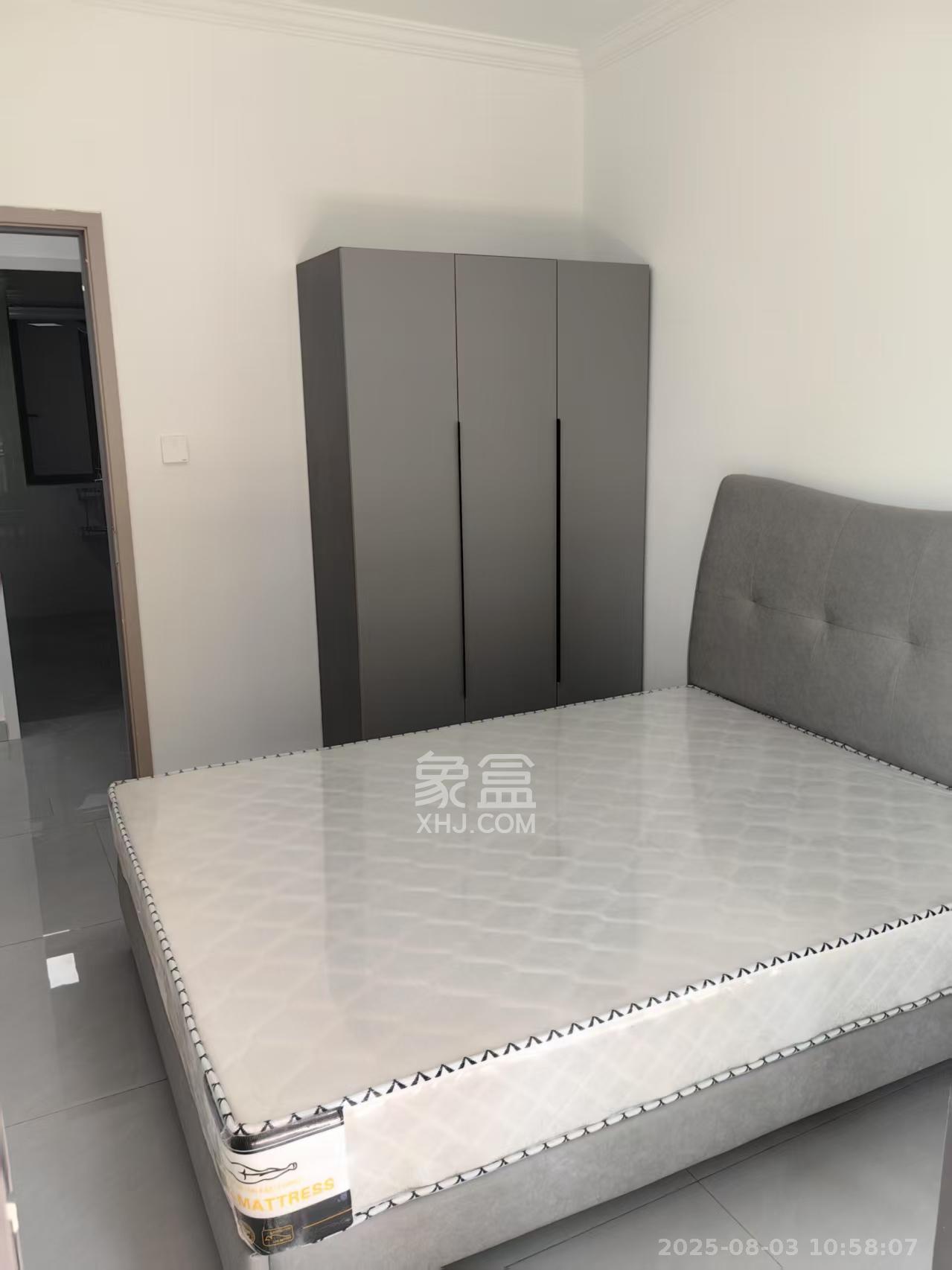 金地都会风華  3室2厅2卫   3000.00元/月室内图