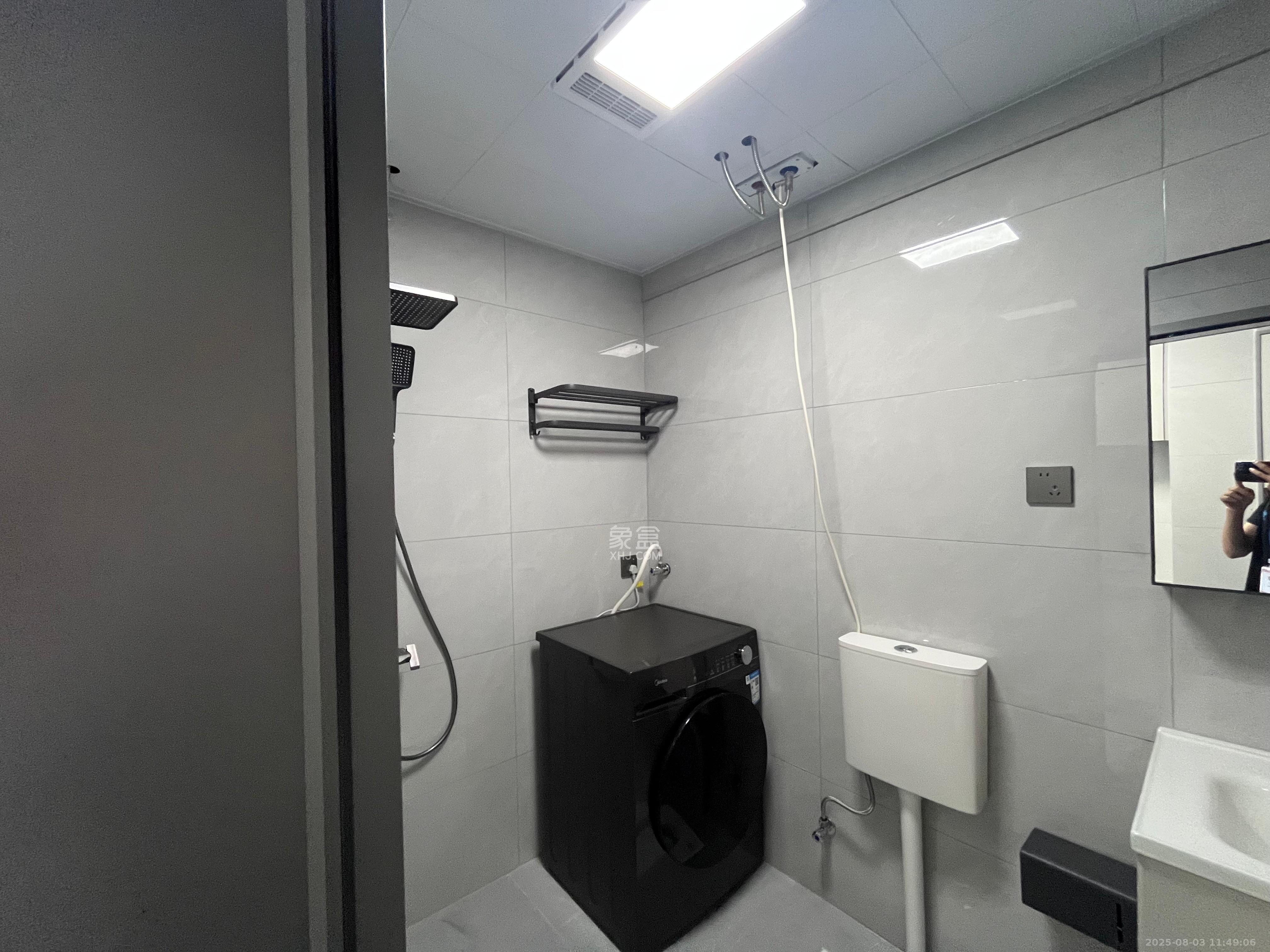 鄱阳汇金中心  1室0厅0卫    1700.0元/月 鄱阳汇金中心  1室0厅0卫    1700.0元/月室内图