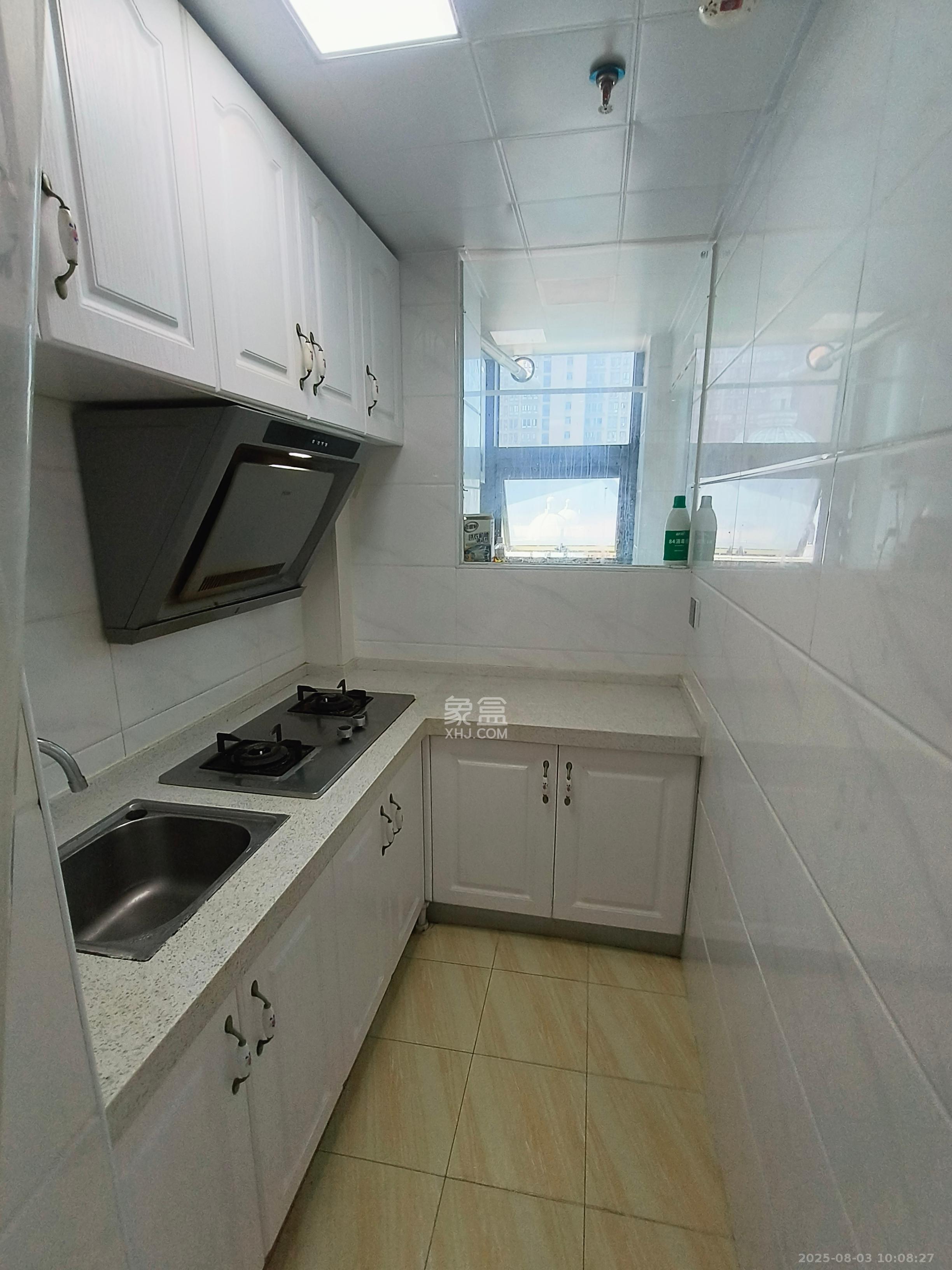 第六都（陆都小区）  1室1厅1卫    1700.0元/月室内图